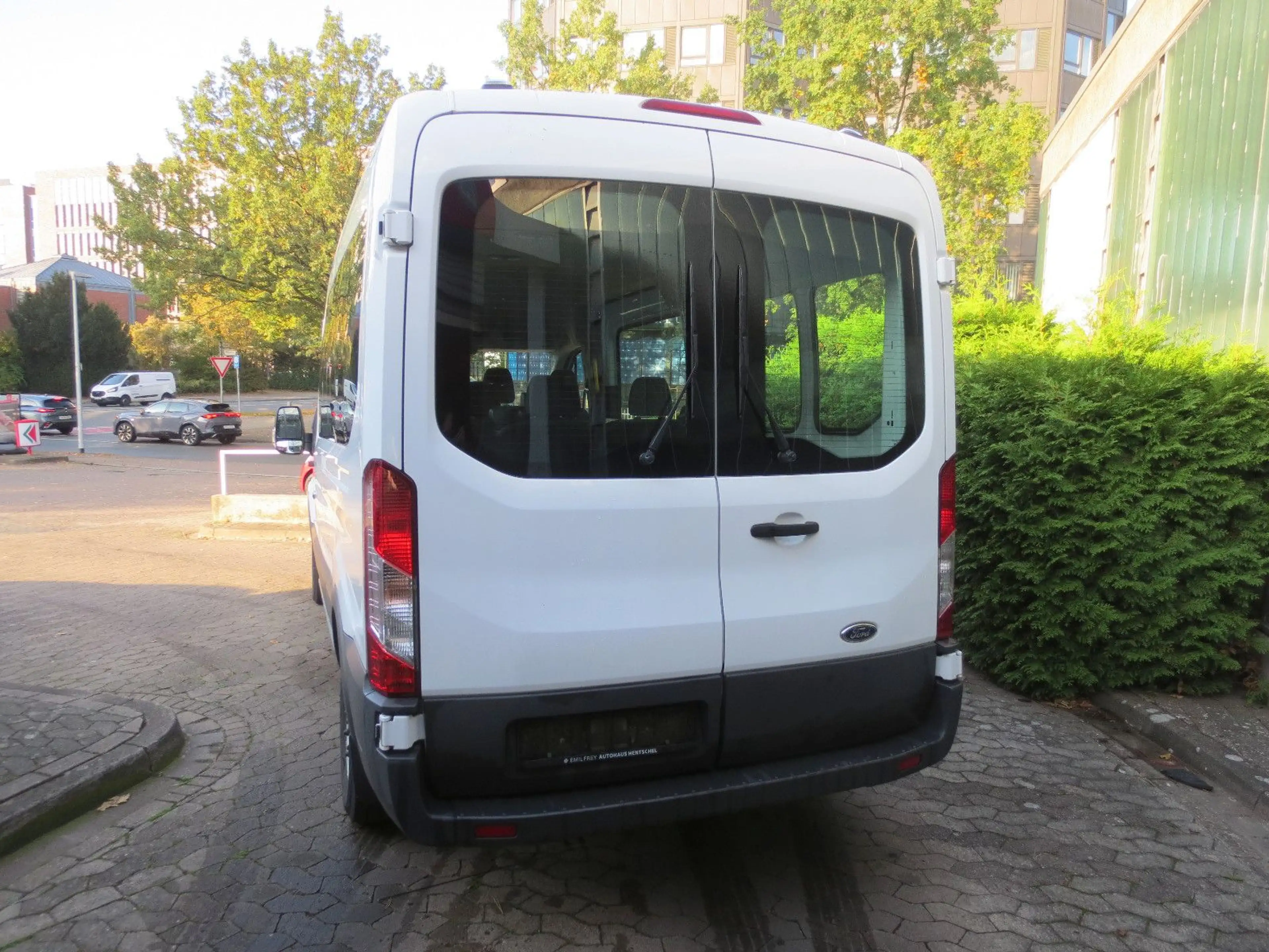 Ford Transit Kombi 310 L3 H2 Klima/9-Sitzer/1.Hd — photo 10