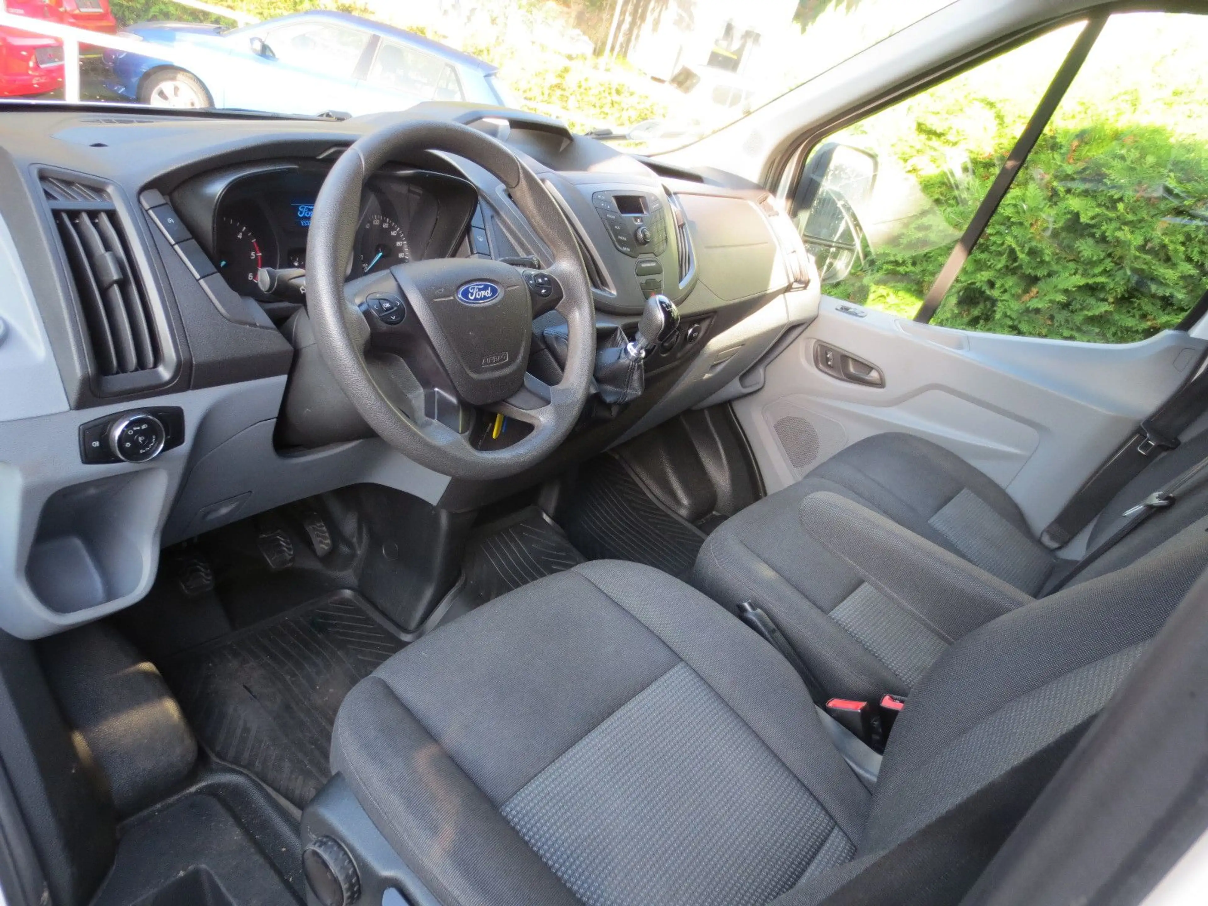 Ford Transit Kombi 310 L3 H2 Klima/9-Sitzer/1.Hd — photo 5