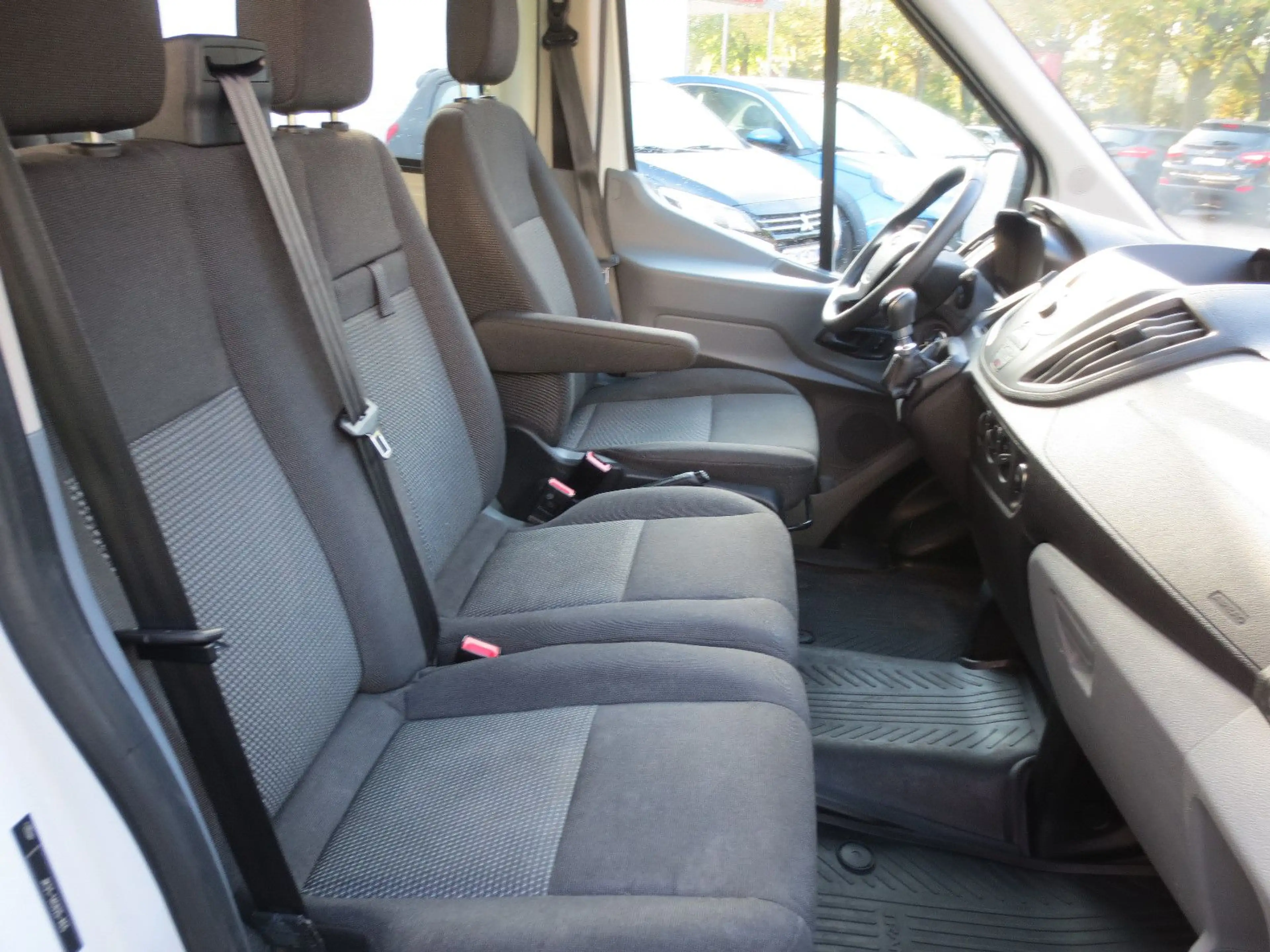 Ford Transit Kombi 310 L3 H2 Klima/9-Sitzer/1.Hd — photo 7