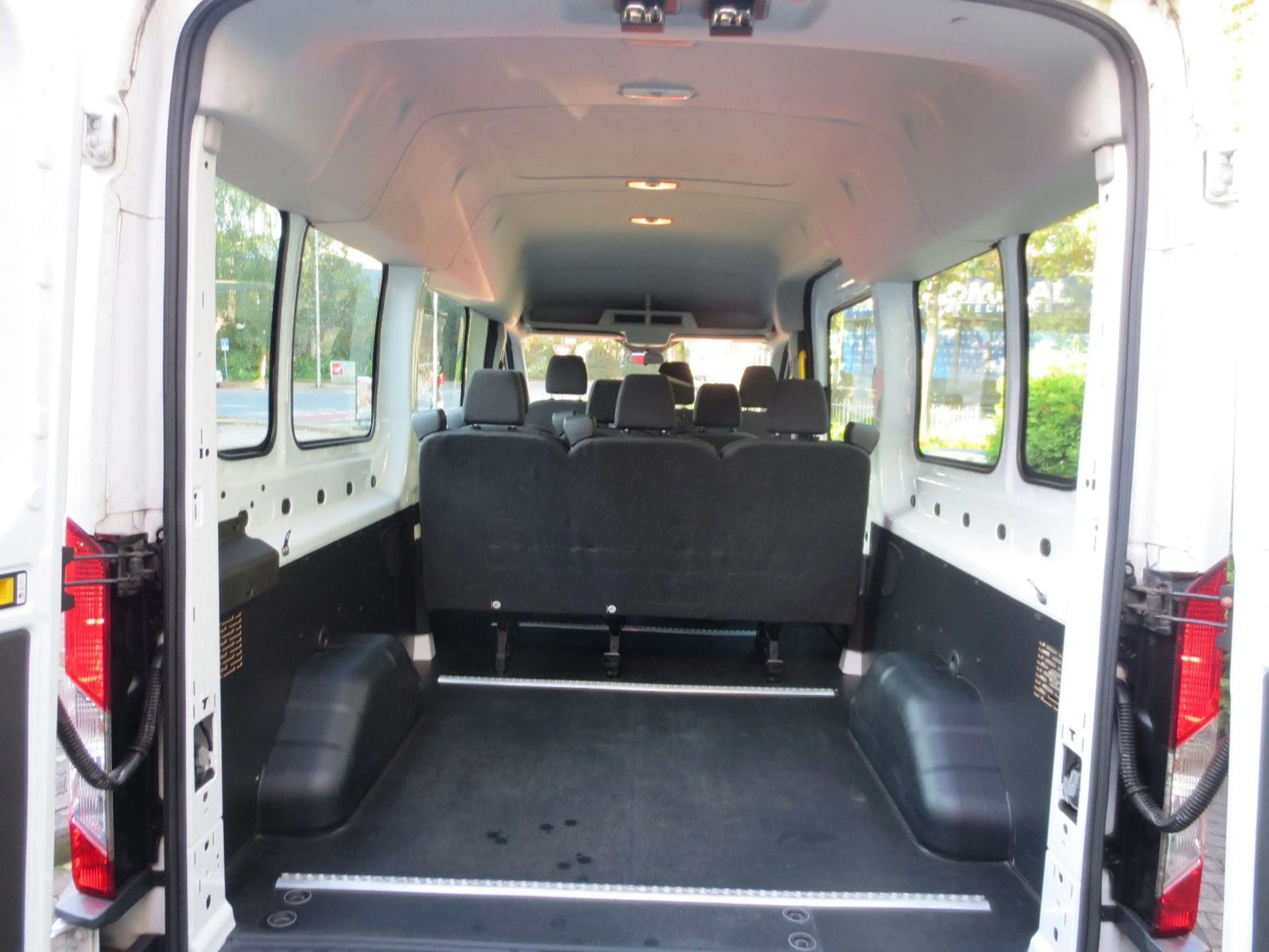 Ford Transit Kombi 310 L3 H2 Klima/9-Sitzer/1.Hd — photo 11