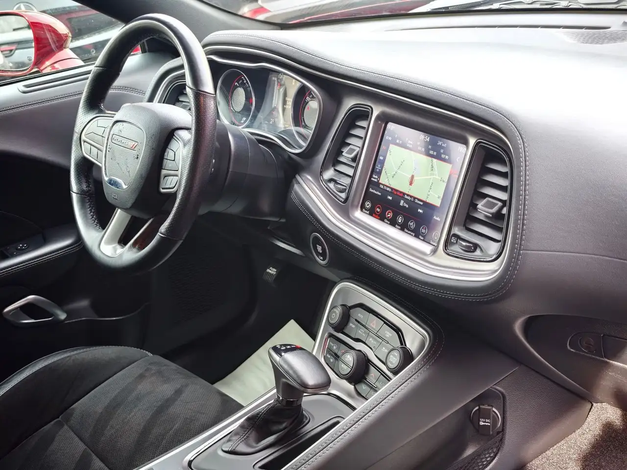 Dodge Challenger 2022 — фото 14
