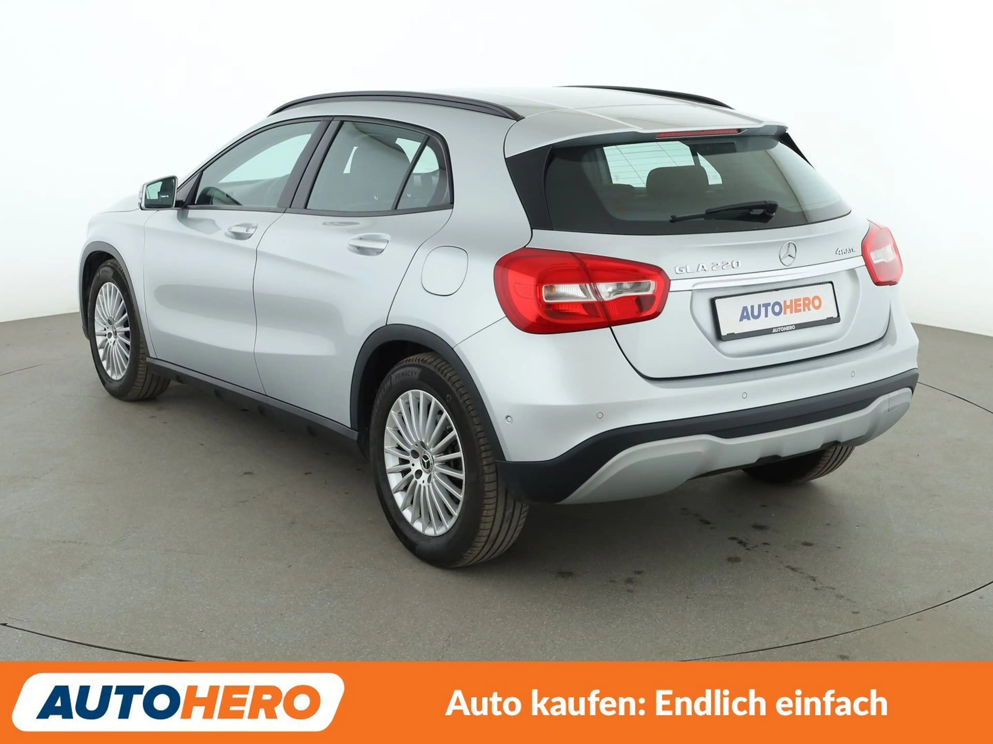 Mercedes-Benz GLA 220 4Matic Aut.*NAVI*TEMPO*CAM*PDC*SHZ*KLIMA*GARANTIE* — photo 4