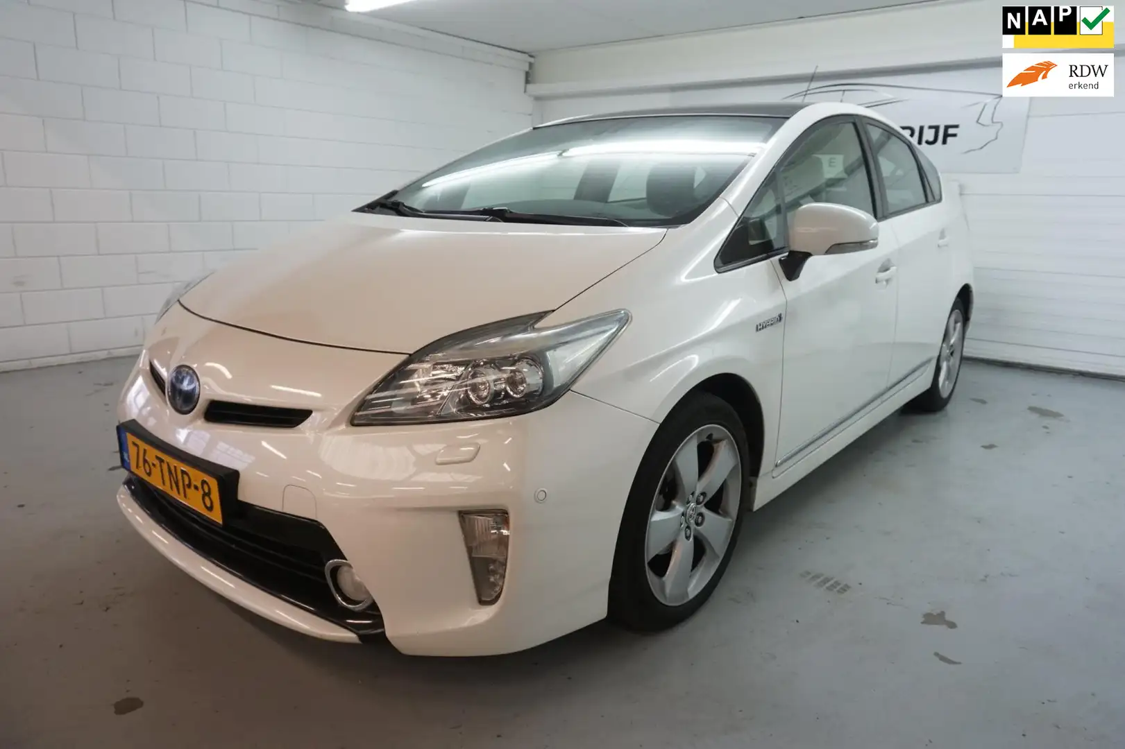 Toyota Prius 1.8 Executive Business / SOLAR DAK /JBL/ PANO / NA Wit - 1