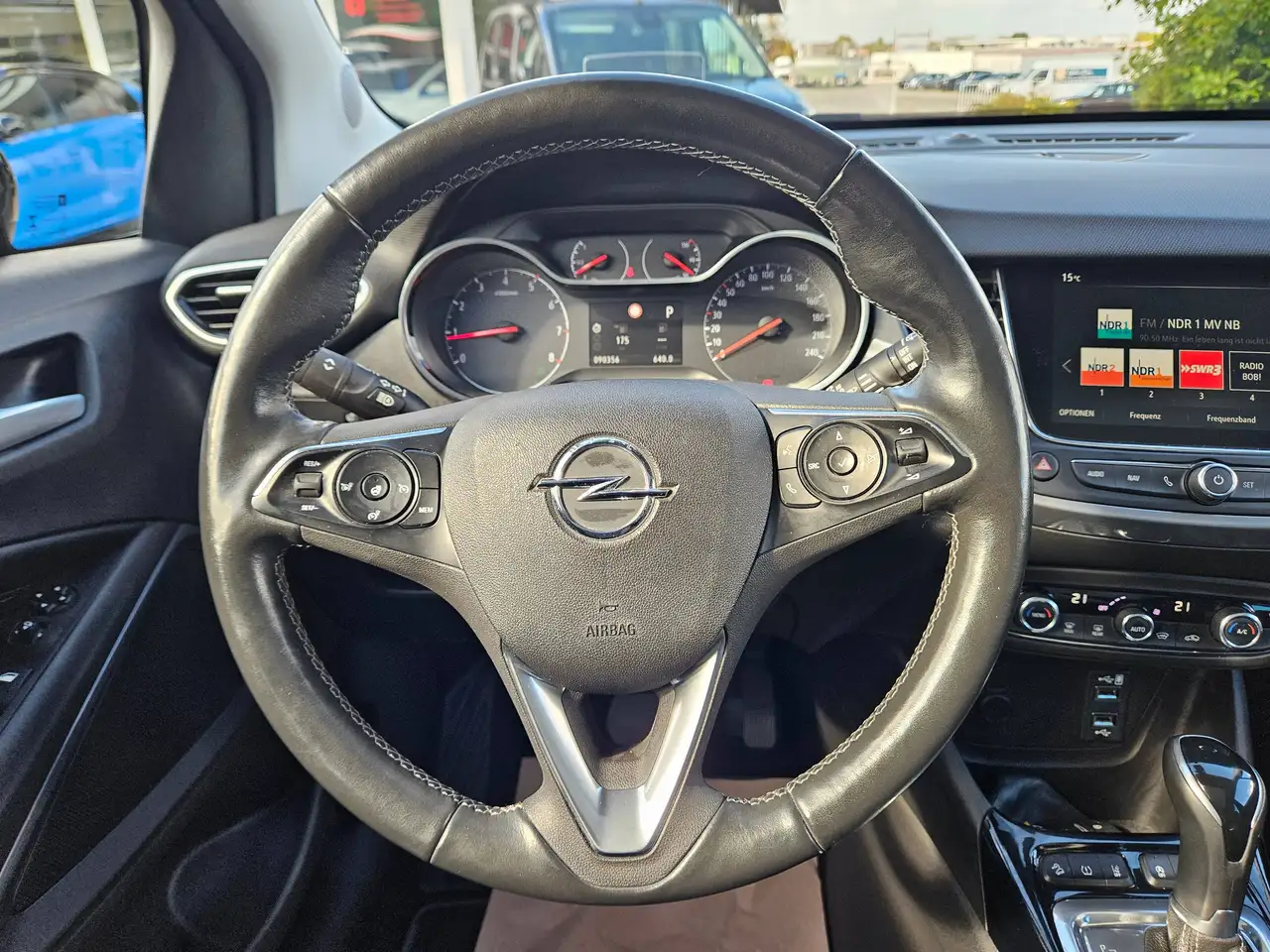 Opel Crossland AT Ultimate P-Dach HuD AHK LED NAVI Leder PDC+Kamera Tempomat Winter-Pkt., миниатюра 14