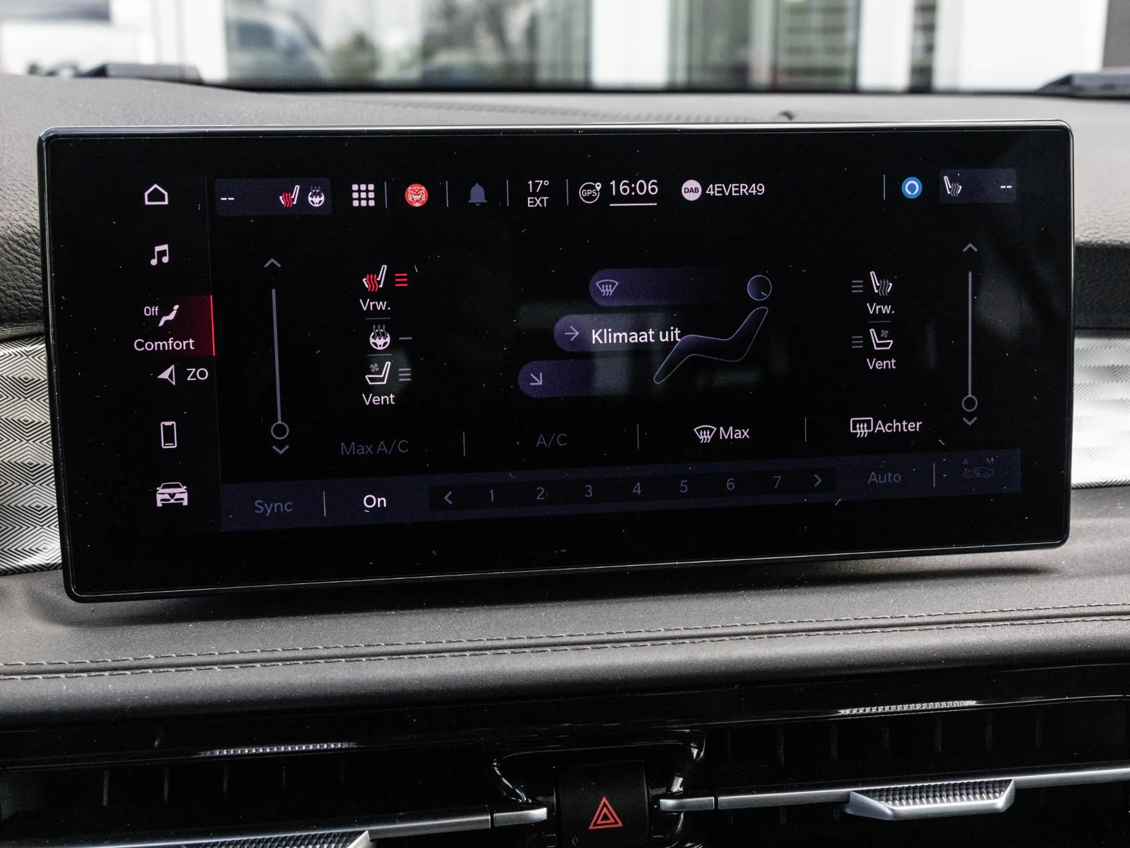 Alfa Romeo Tonale 1.5T Hybrid Veloce | Elektrisch glazen panorama-da — photo 40
