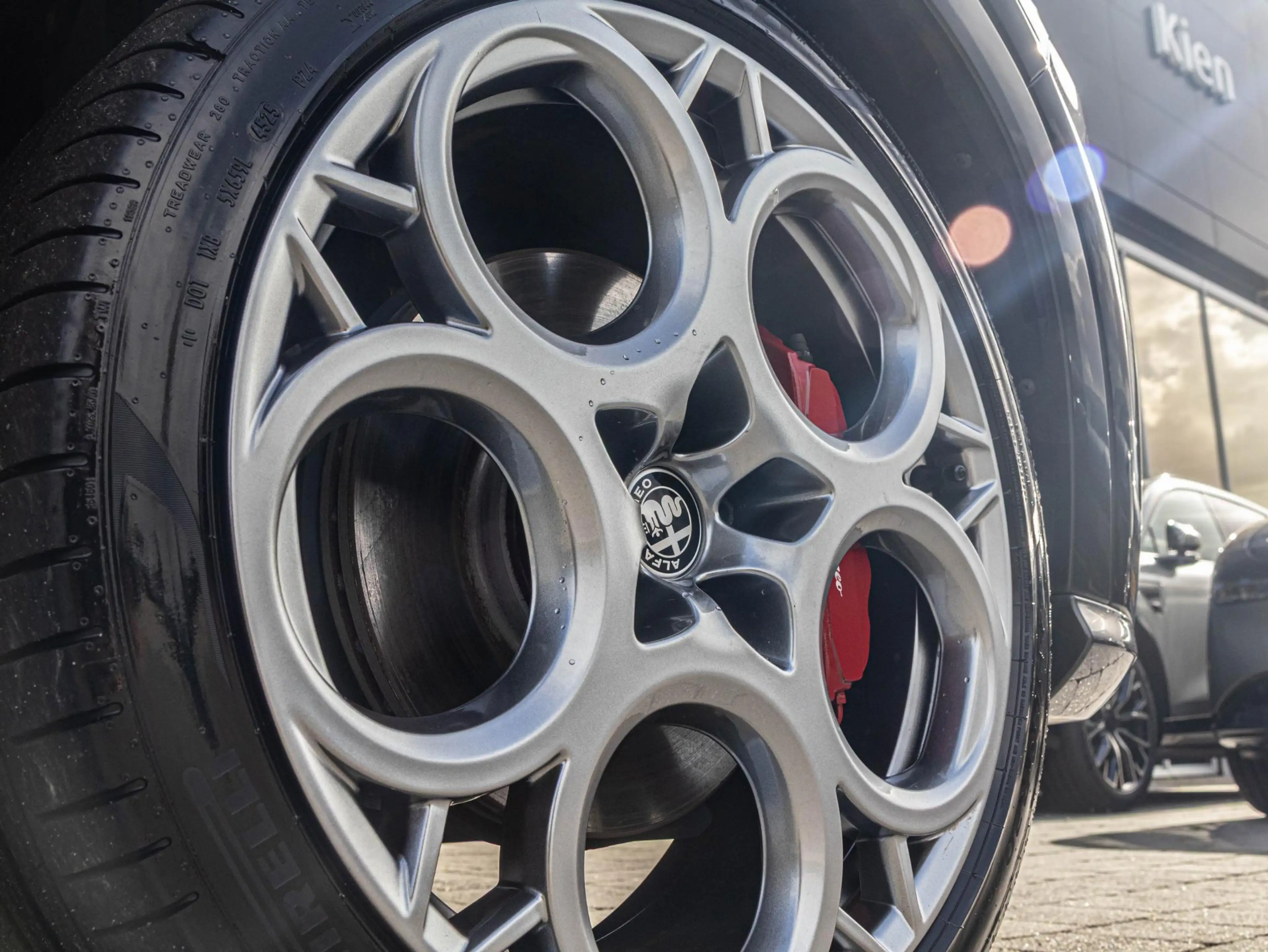 Alfa Romeo Tonale 1.5T Hybrid Veloce | Elektrisch glazen panorama-da — photo 35