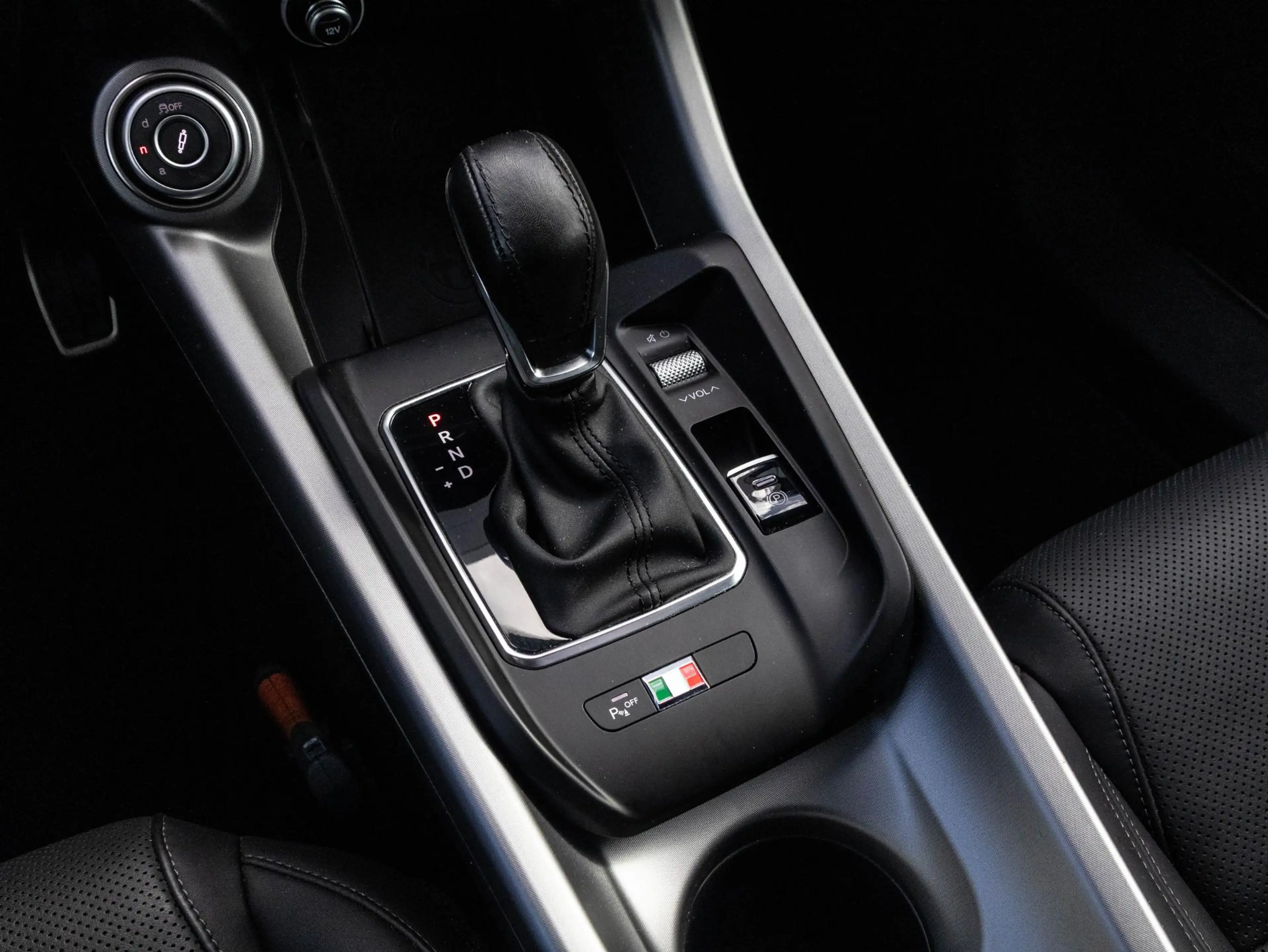 Alfa Romeo Tonale 1.5T Hybrid Veloce | Elektrisch glazen panorama-da — photo 30