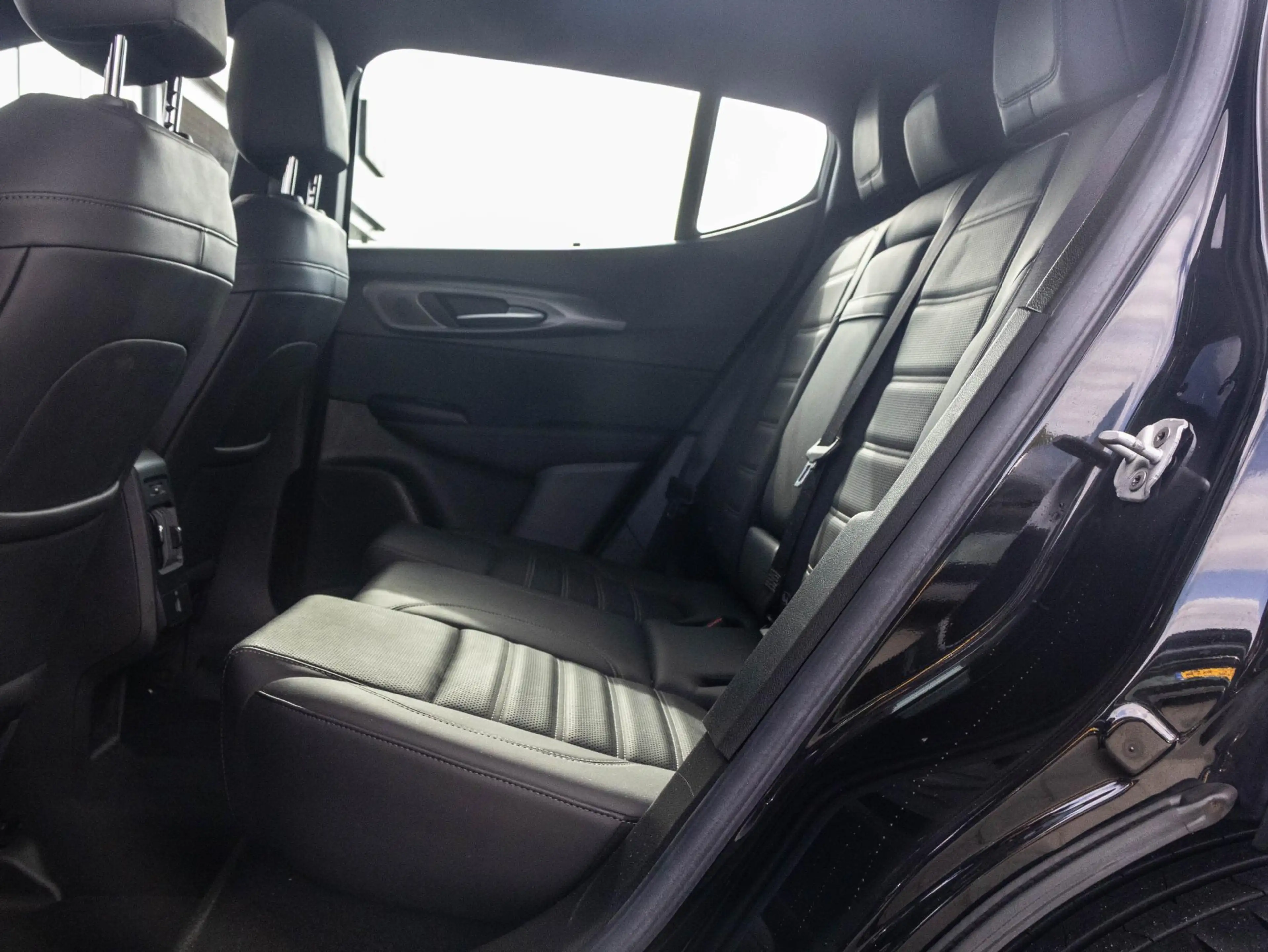 Alfa Romeo Tonale 1.5T Hybrid Veloce | Elektrisch glazen panorama-da — photo 10