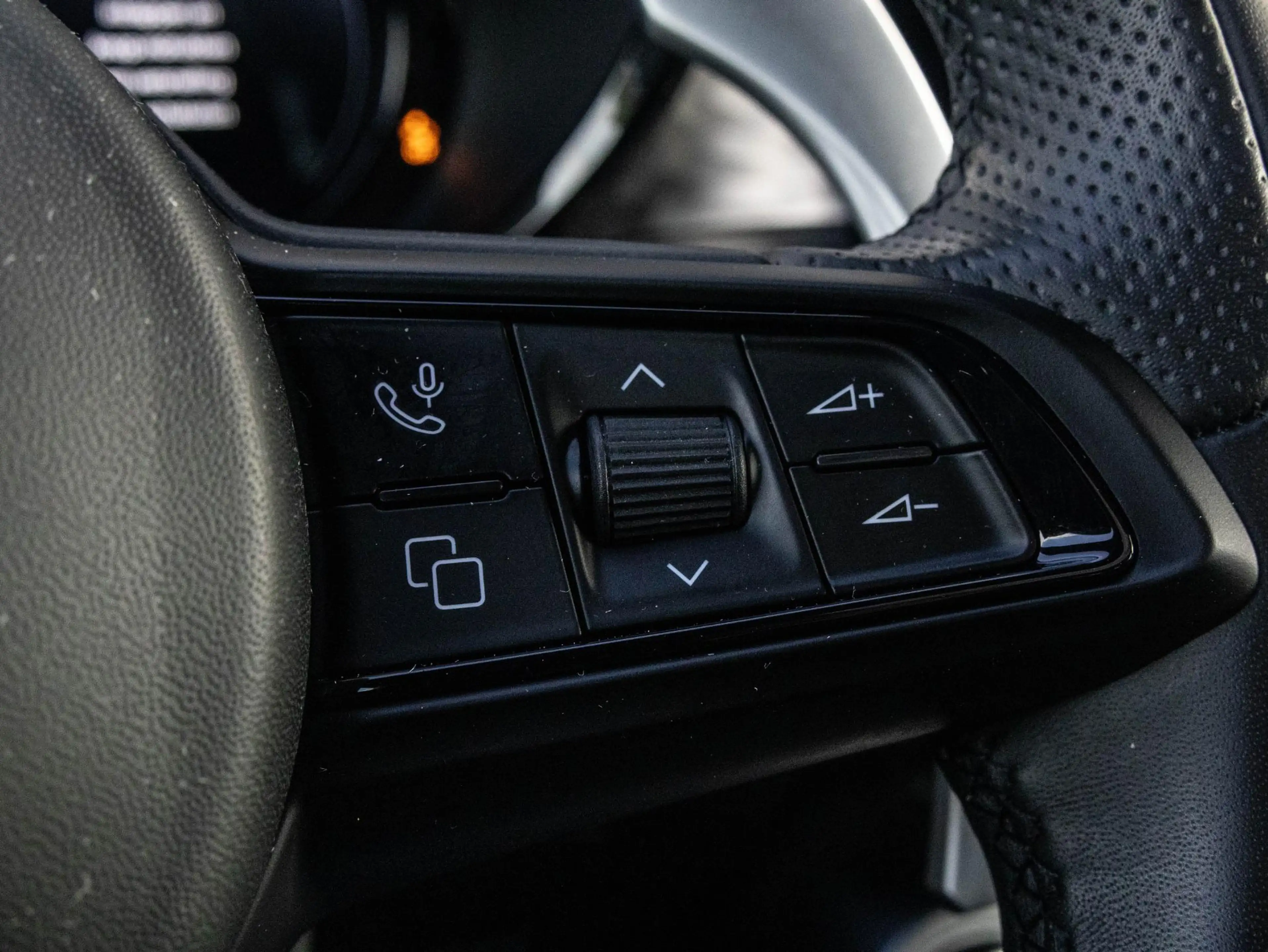 Alfa Romeo Tonale 1.5T Hybrid Veloce | Elektrisch glazen panorama-da — photo 16