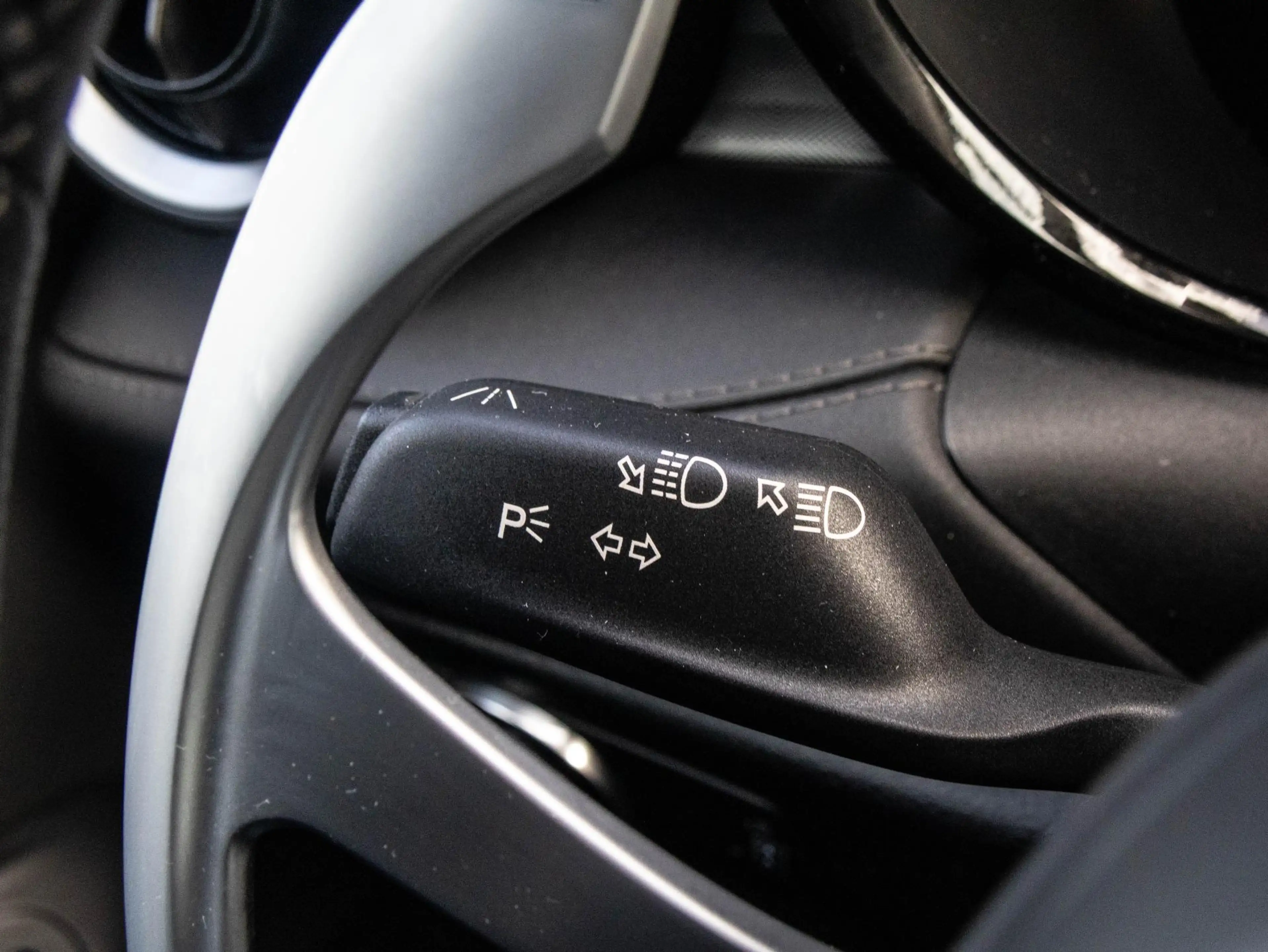 Alfa Romeo Tonale 1.5T Hybrid Veloce | Elektrisch glazen panorama-da — photo 15