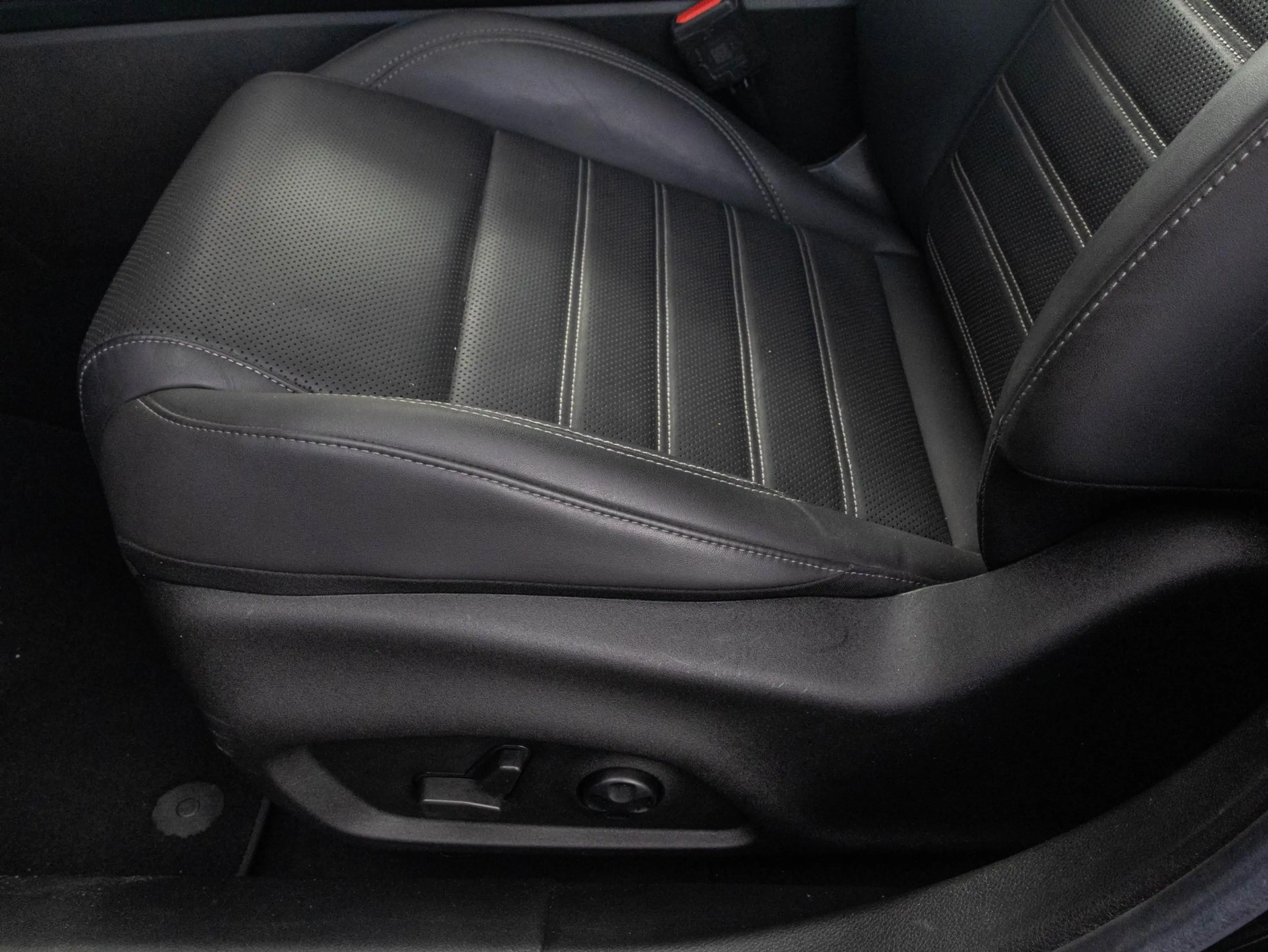 Alfa Romeo Tonale 1.5T Hybrid Veloce | Elektrisch glazen panorama-da — photo 9