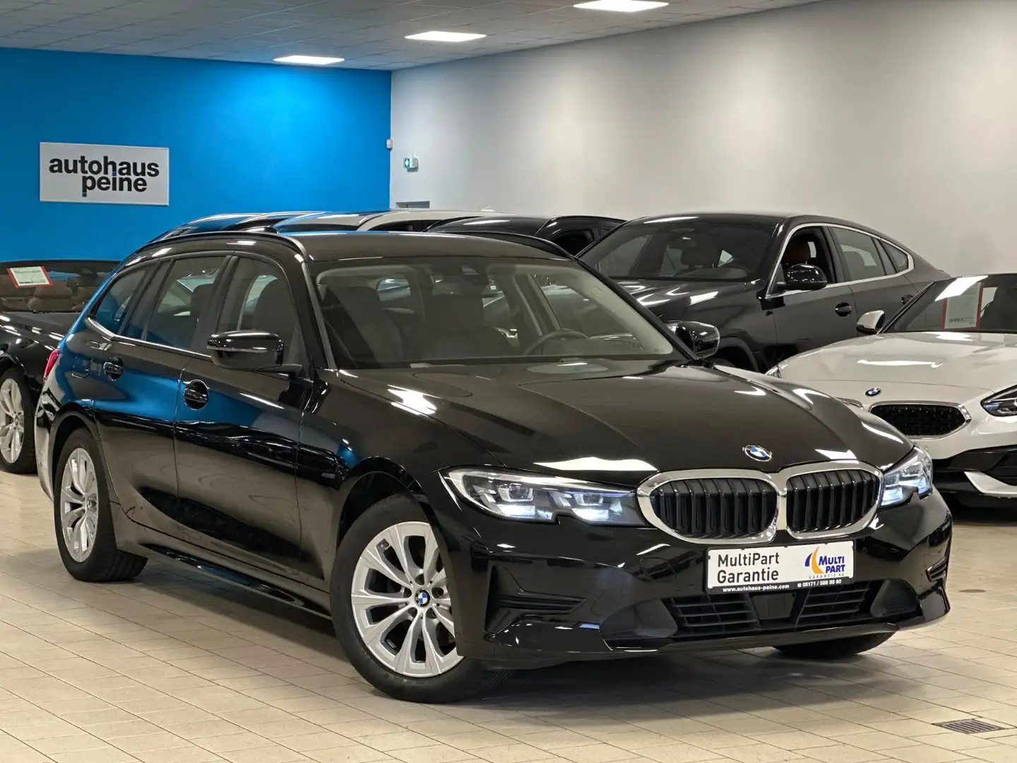BMW 320 d/LivCP+/Navi/HUD/LEDerSportStz/Sto&G/ParkAs Schwarz - 1
