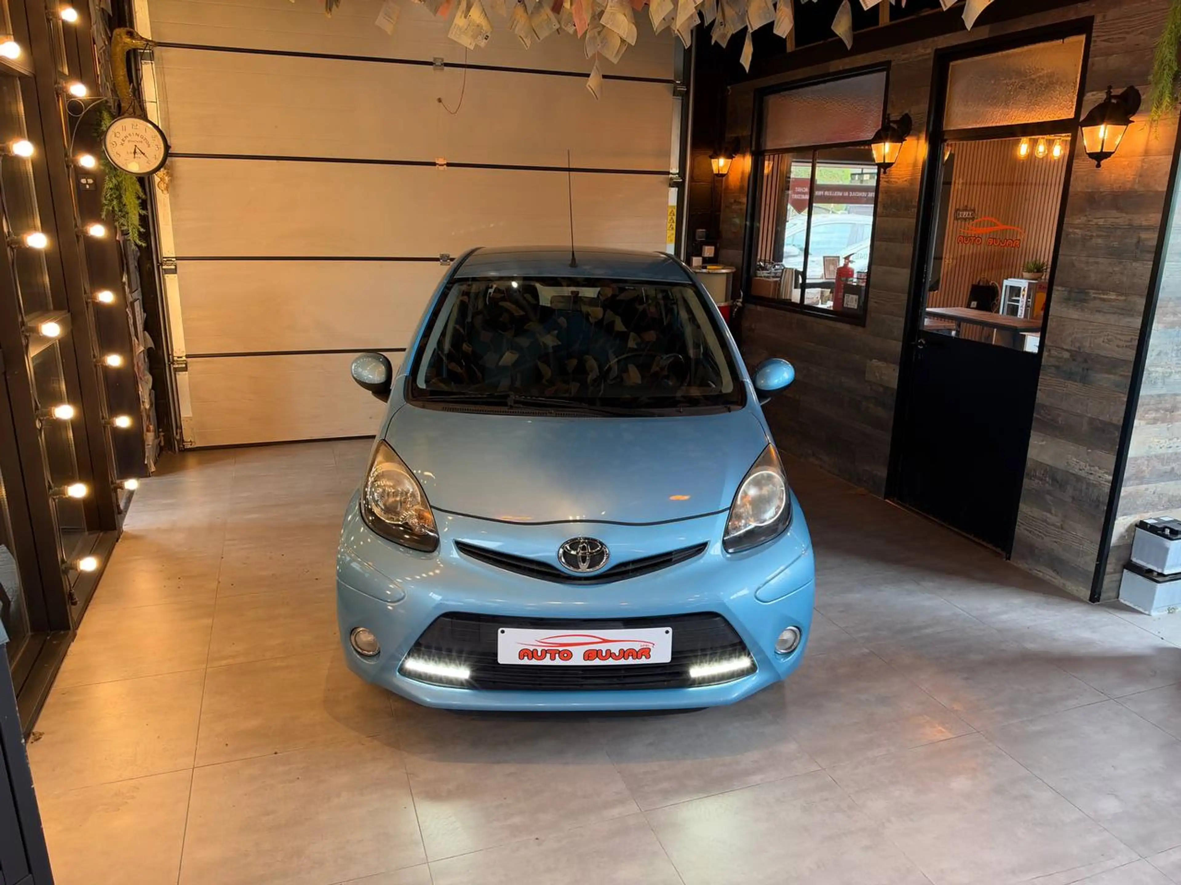 Toyota Aygo Aygo 1.0i **AUTOMATIQUE + AIRCO + BLUETOOTH** — photo 9
