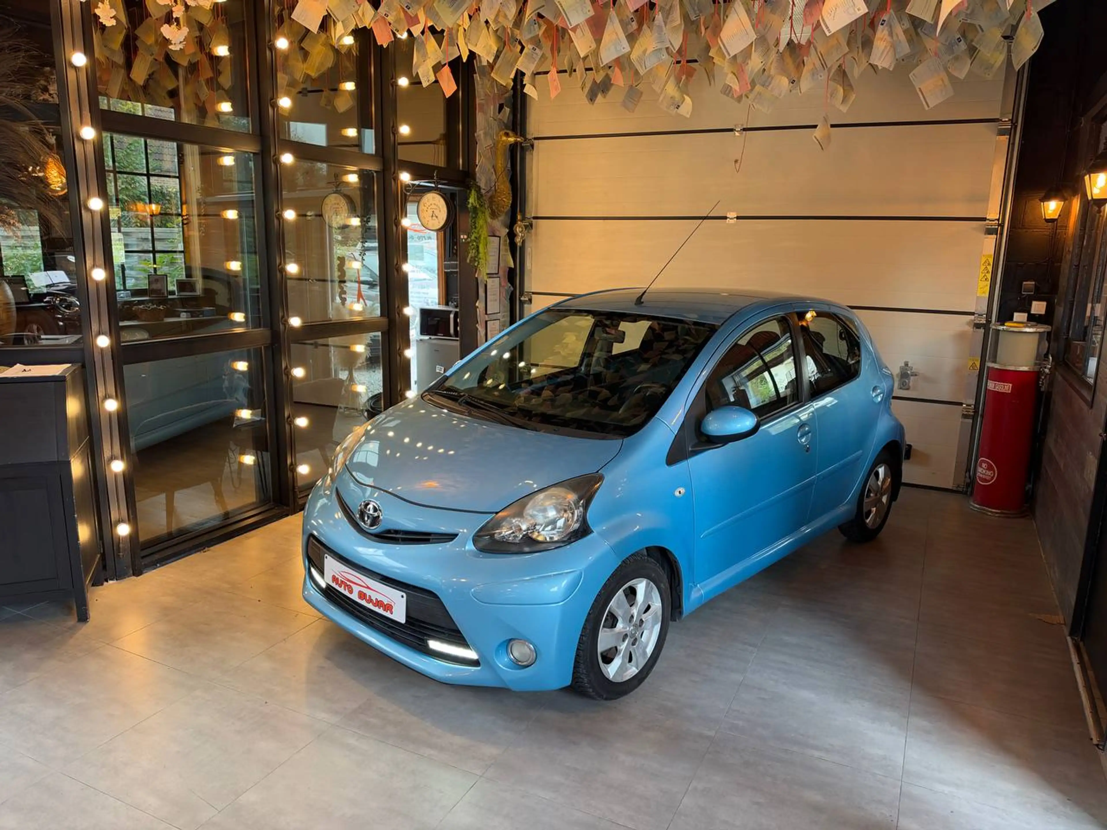 Toyota Aygo Aygo 1.0i **AUTOMATIQUE + AIRCO + BLUETOOTH** — photo 2