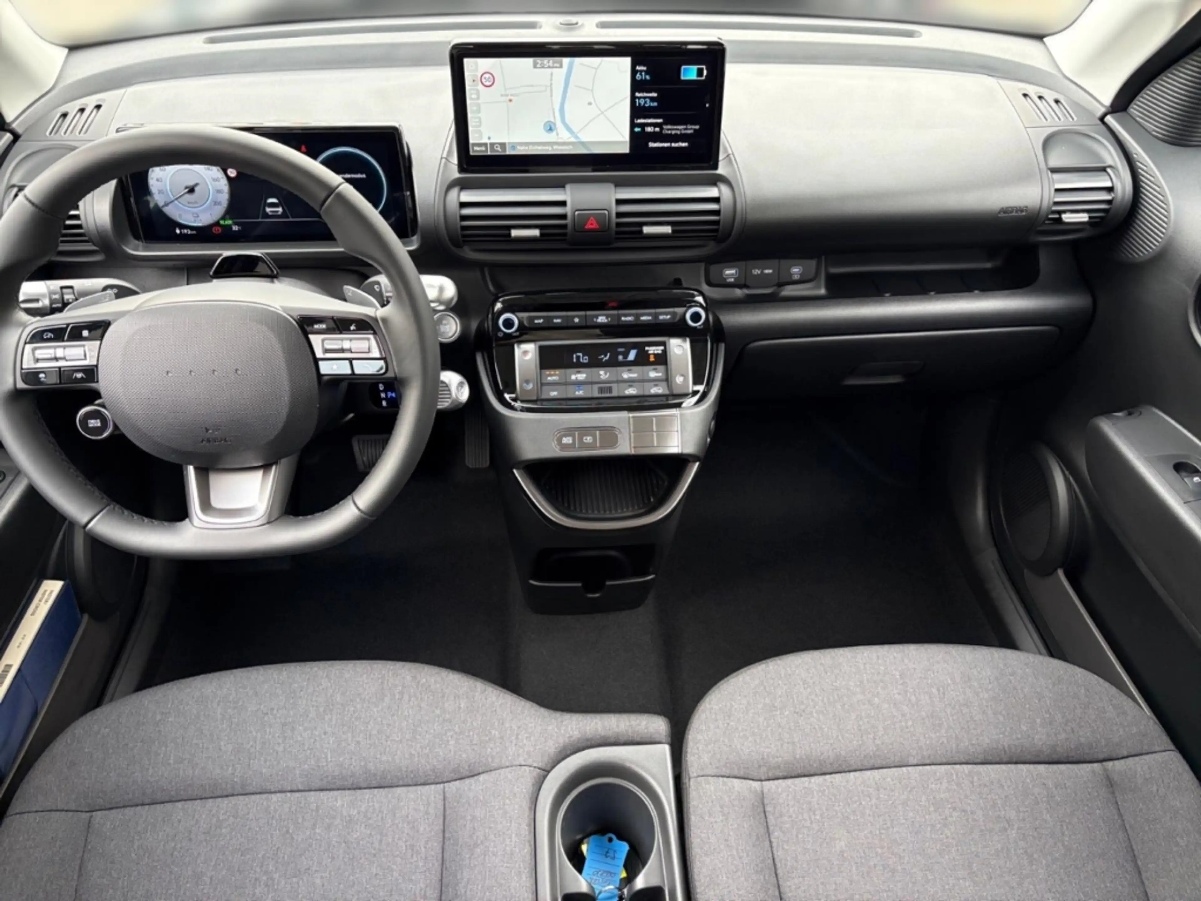 Hyundai Inster Elektro 85 kW + GROSSE BATTERIE!+AB LAGER — photo 11