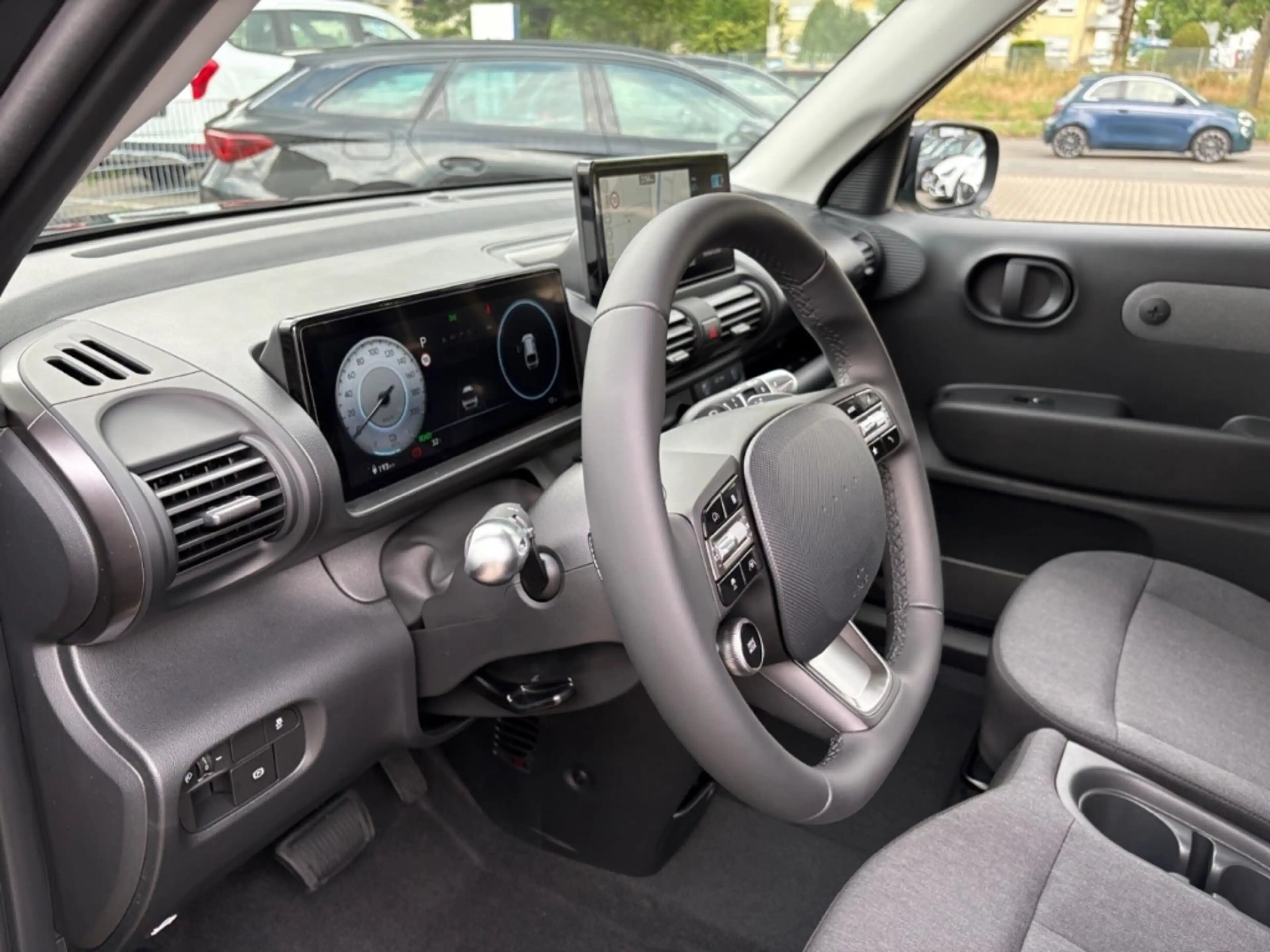 Hyundai Inster Elektro 85 kW + GROSSE BATTERIE!+AB LAGER — photo 15