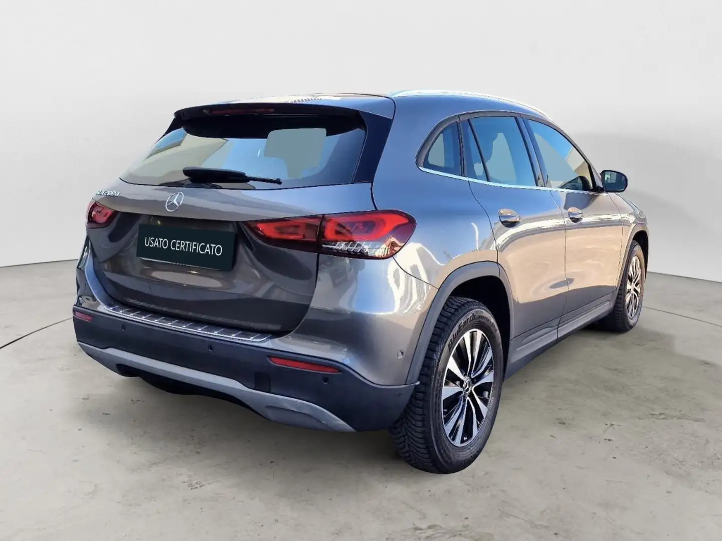 Mercedes-Benz GLA 200 200 d 150 CV Automatica NAVI LED Sport Grigio - 2