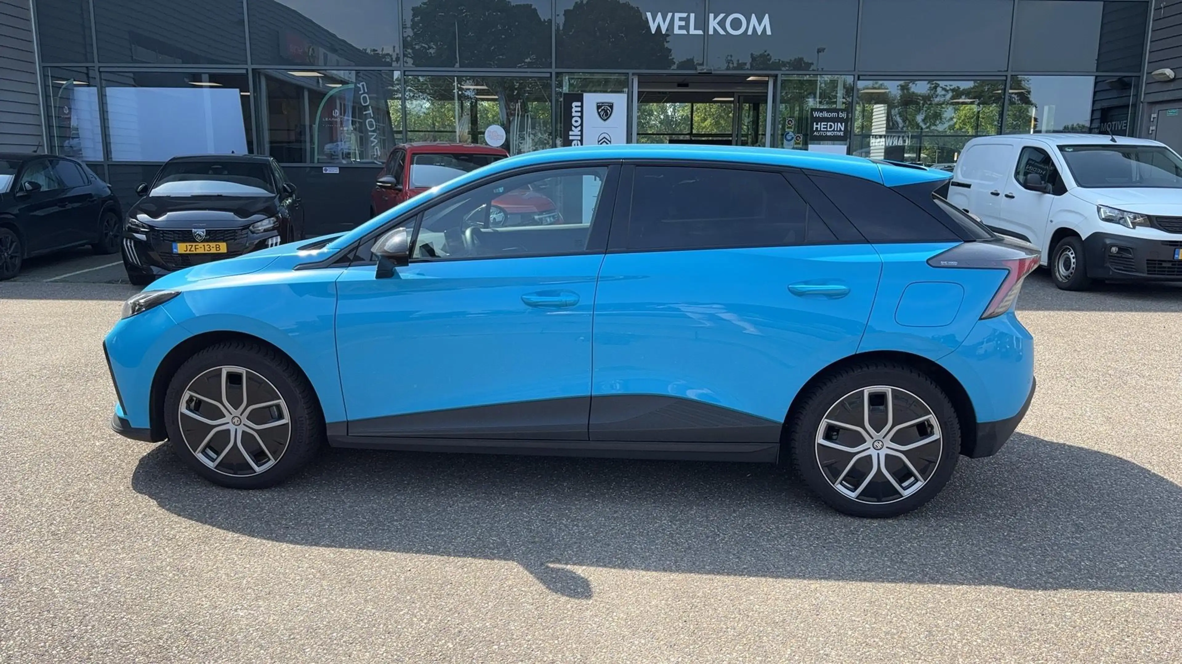 MG MG4 Electric Comfort 64 kWh — photo 8