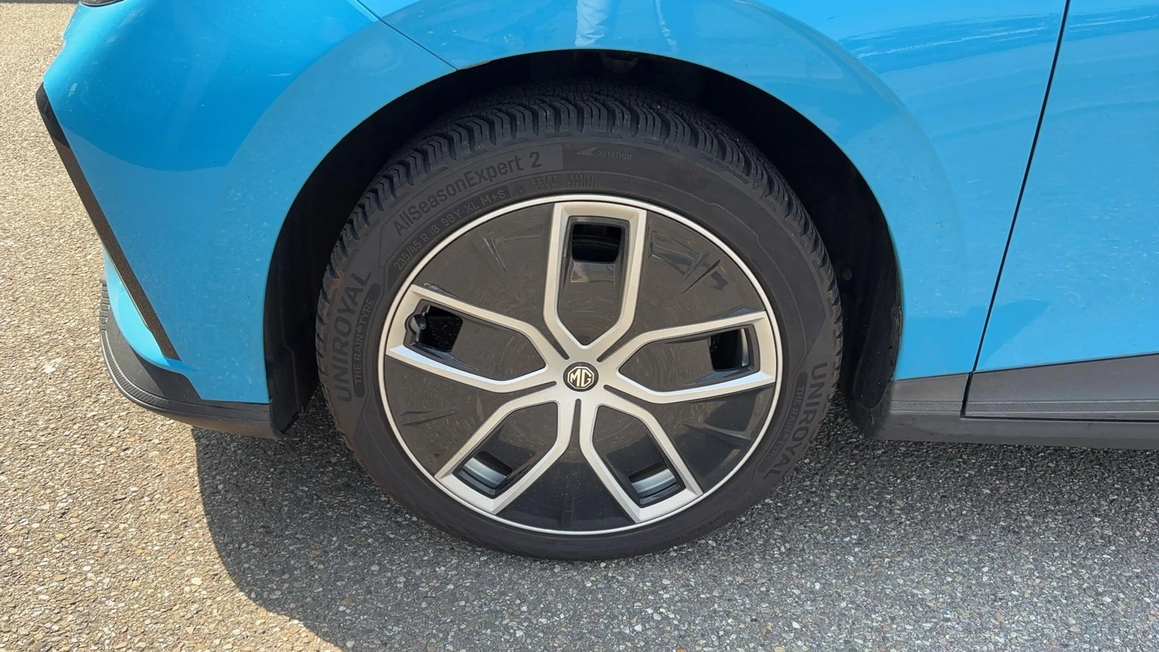 MG MG4 Electric Comfort 64 kWh — photo 9