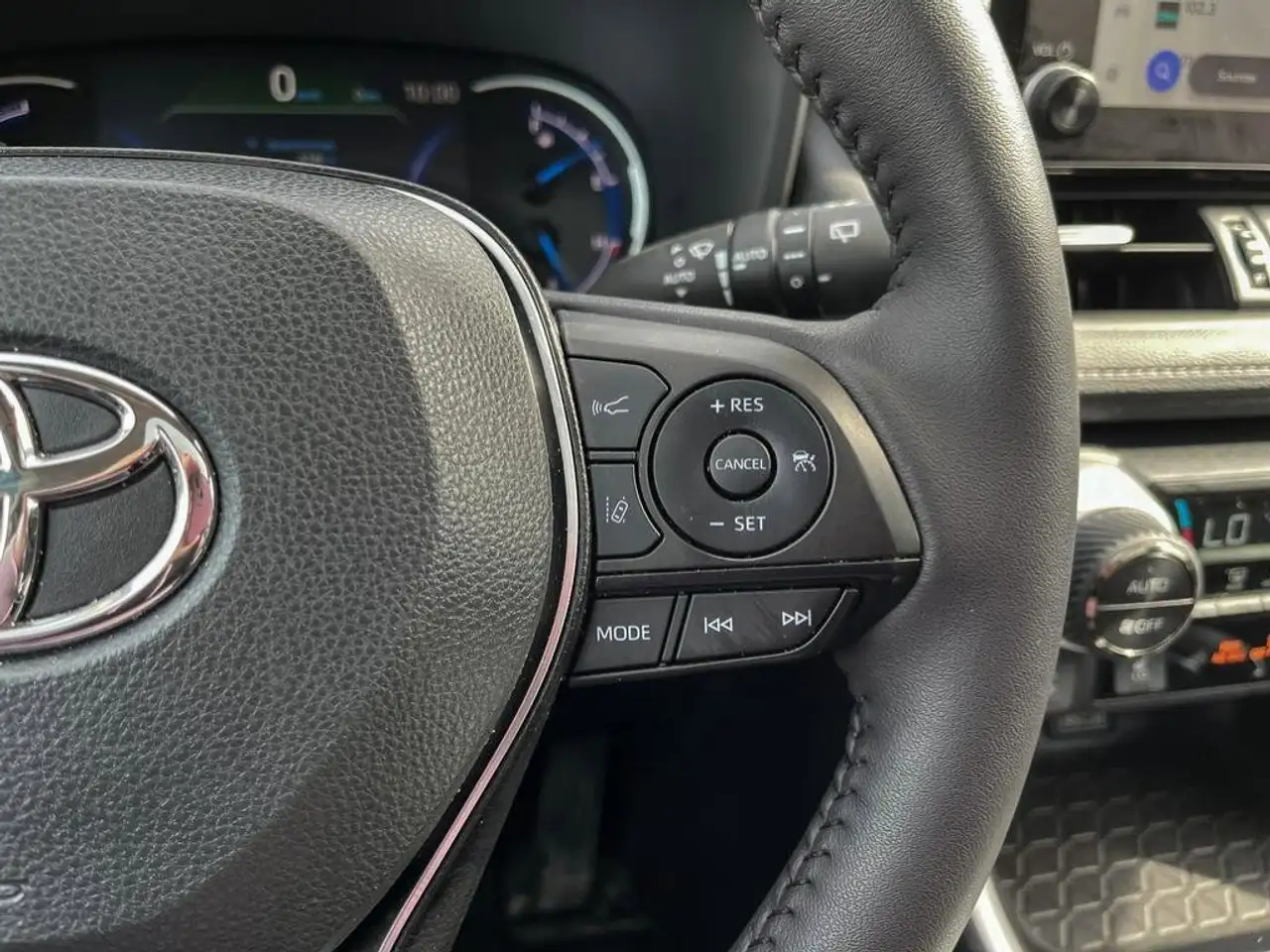 Toyota RAV 4 снимка Toyota RAV 4