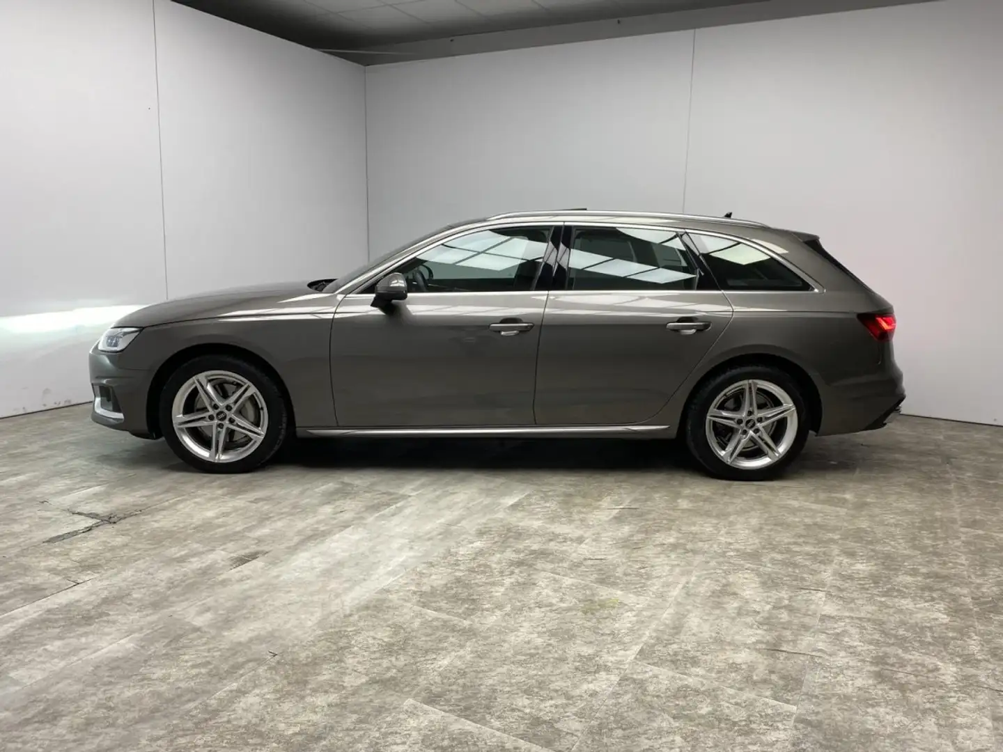 Audi A4 Avant 40 TFSI S-tronic AHK+Panorama Klima Navi Grau - 2