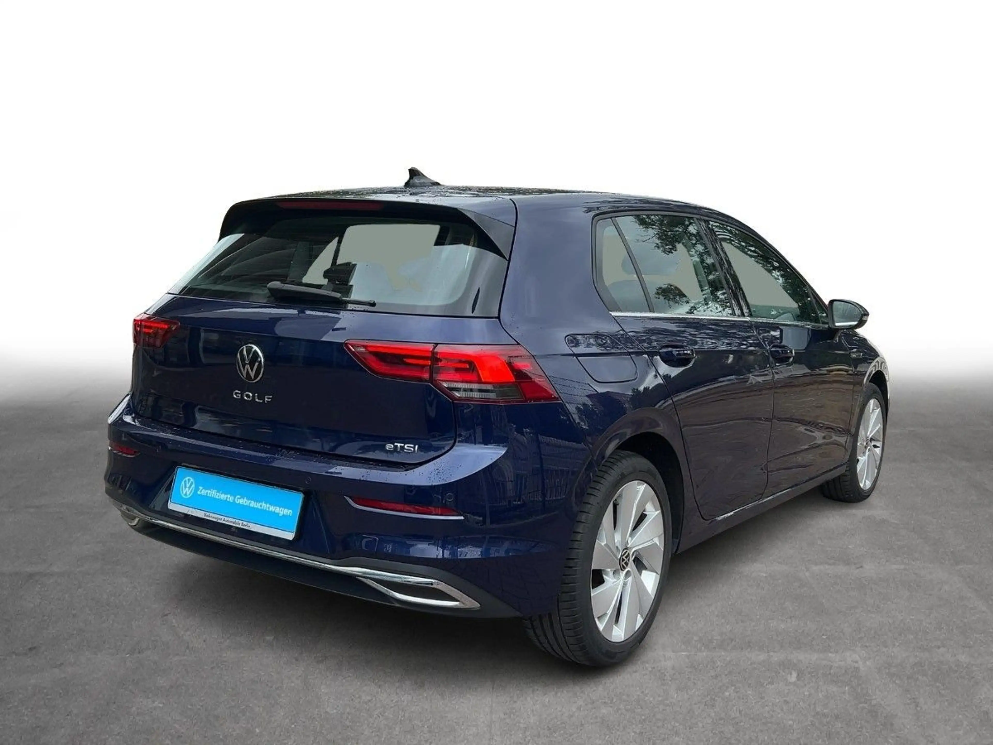 Volkswagen Golf VIII 1.5 eTSI DSG Style Navi LED-Plus PDC — photo 5