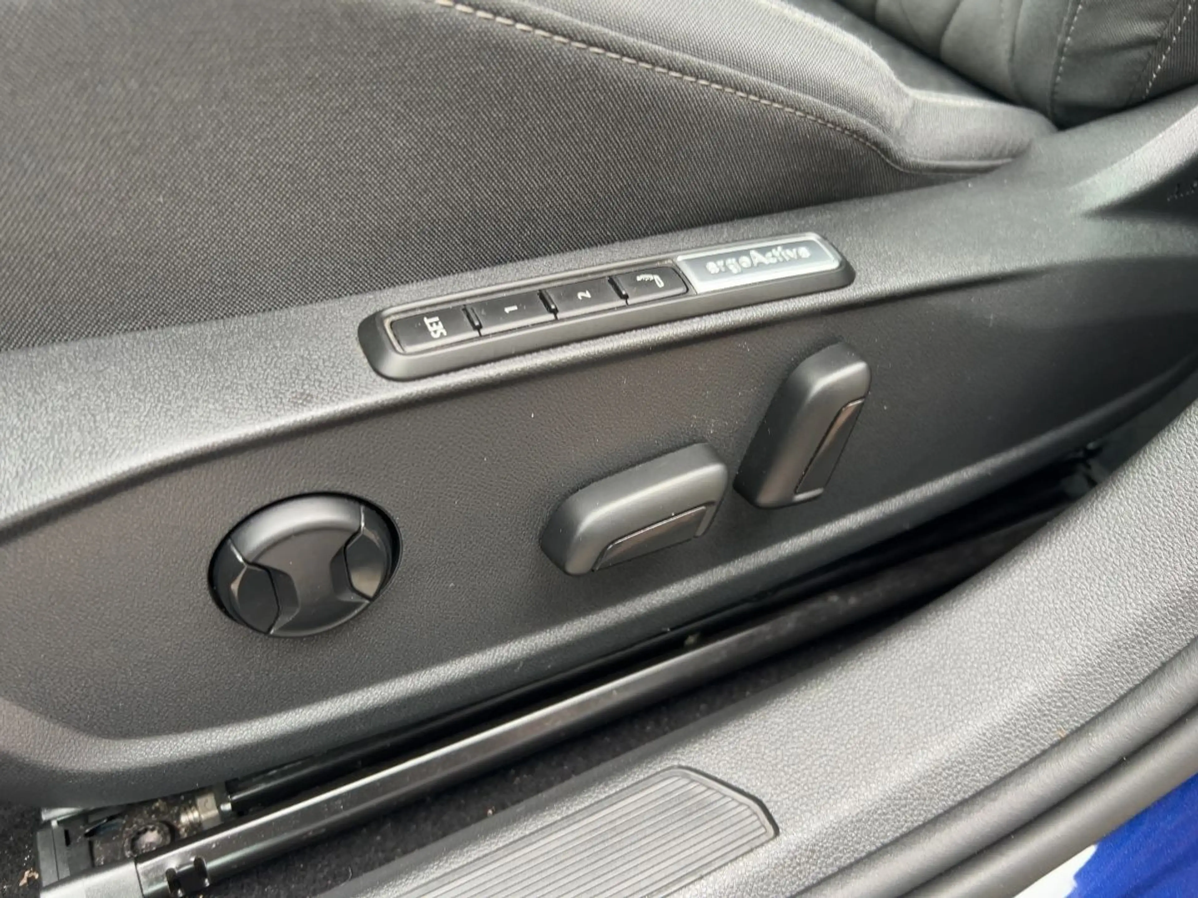 Volkswagen Golf VIII 1.5 eTSI DSG Style Navi LED-Plus PDC — photo 15