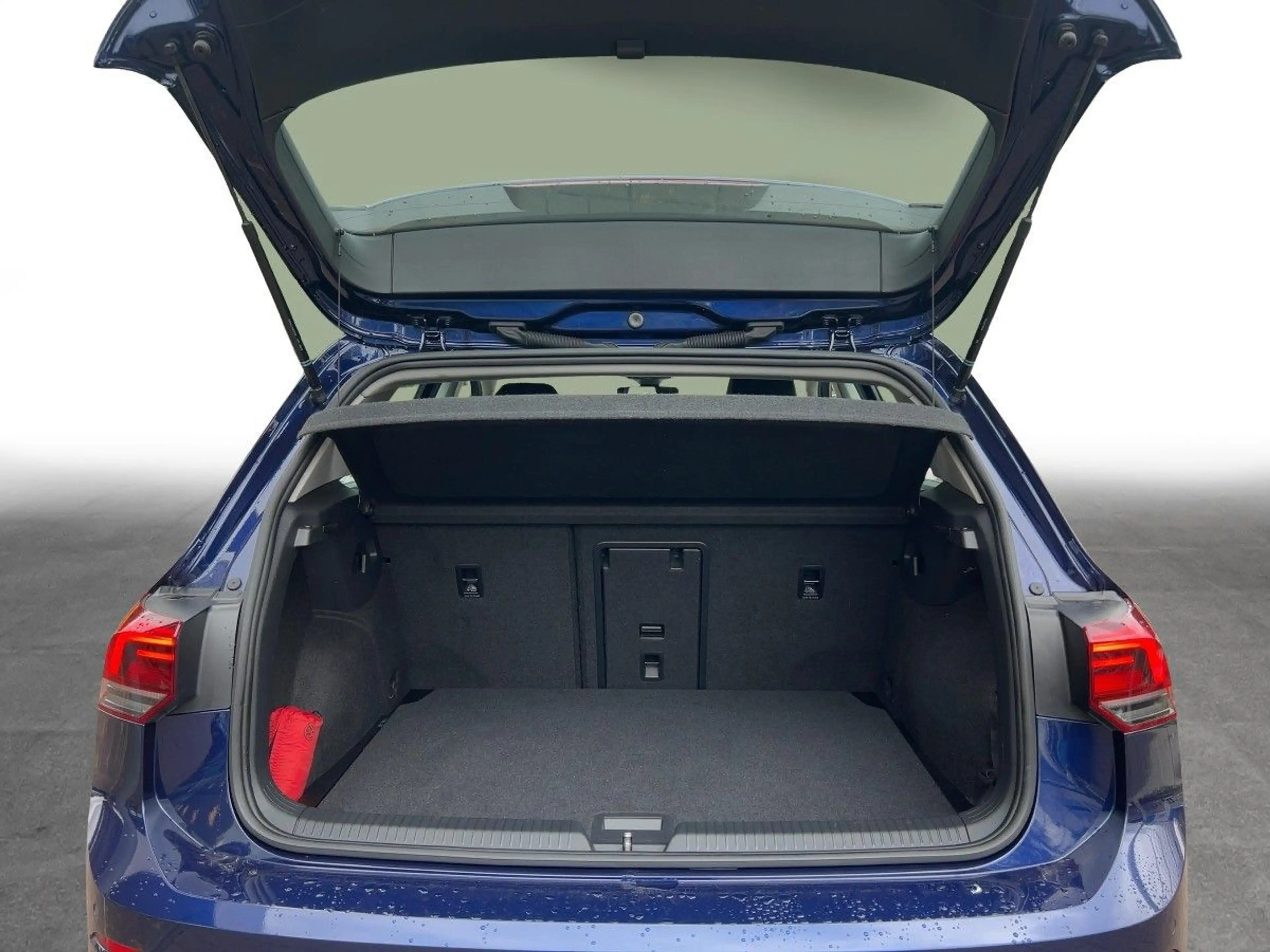 Volkswagen Golf VIII 1.5 eTSI DSG Style Navi LED-Plus PDC — photo 8