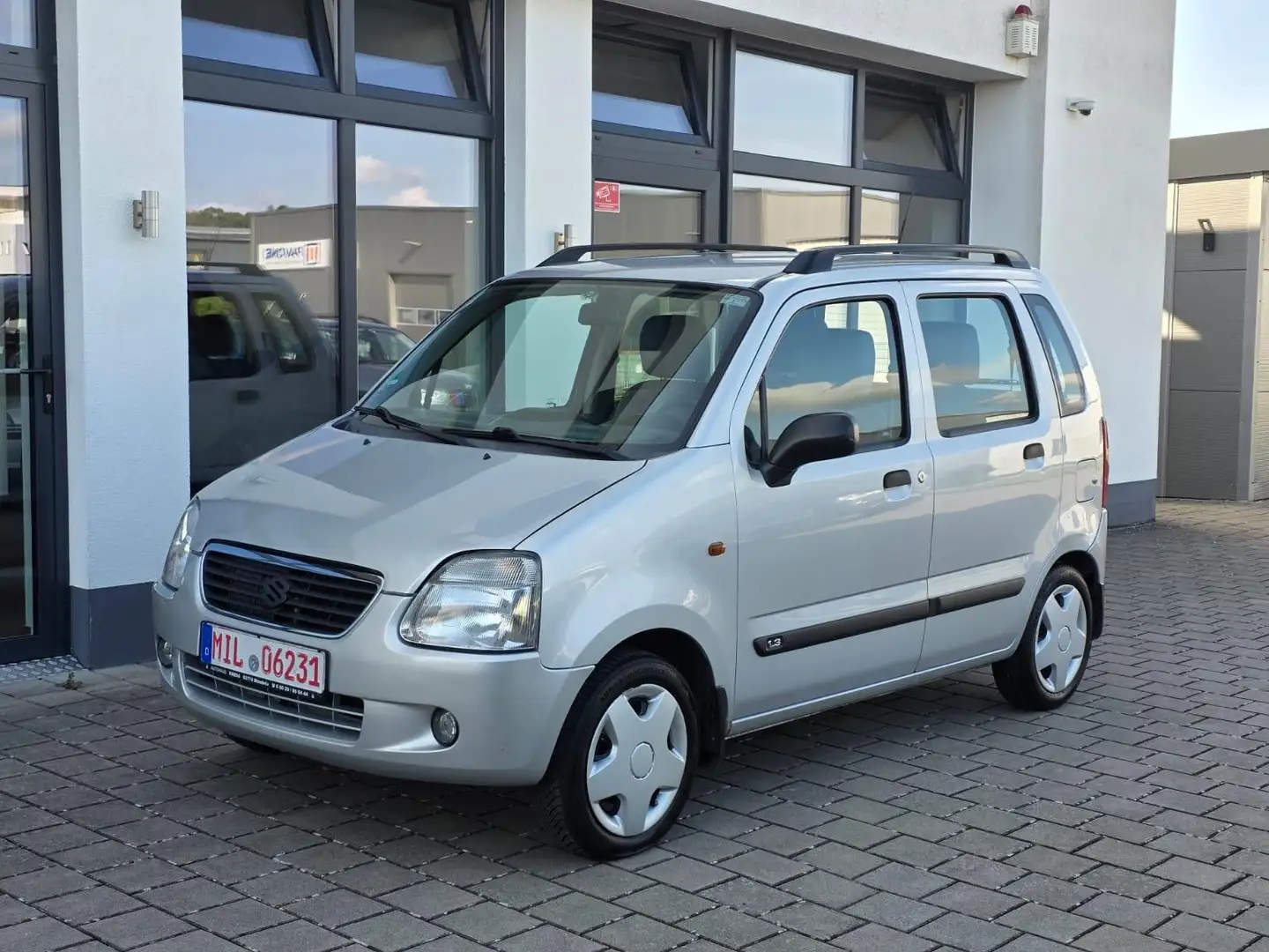 Suzuki Wagon R+ 1.3 / 2.HAND / KLIMA / TÜV 03.2026 / Серебристый - 1