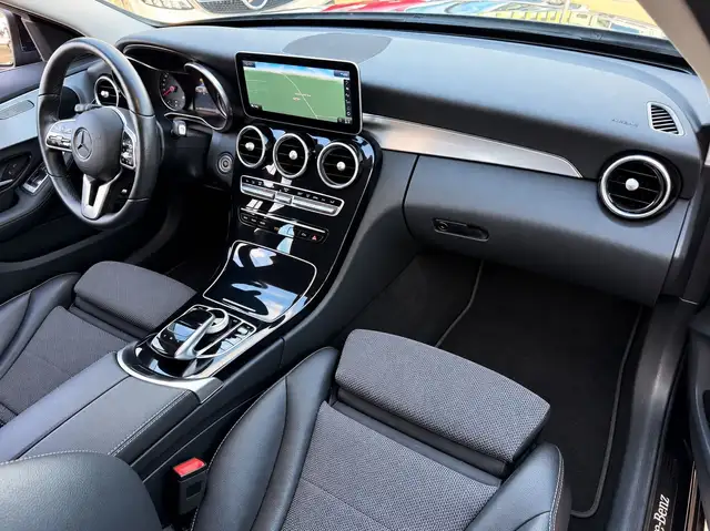 Mercedes-Benz 300 view 10