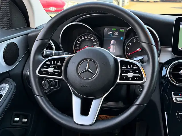 Mercedes-Benz 300 view 11