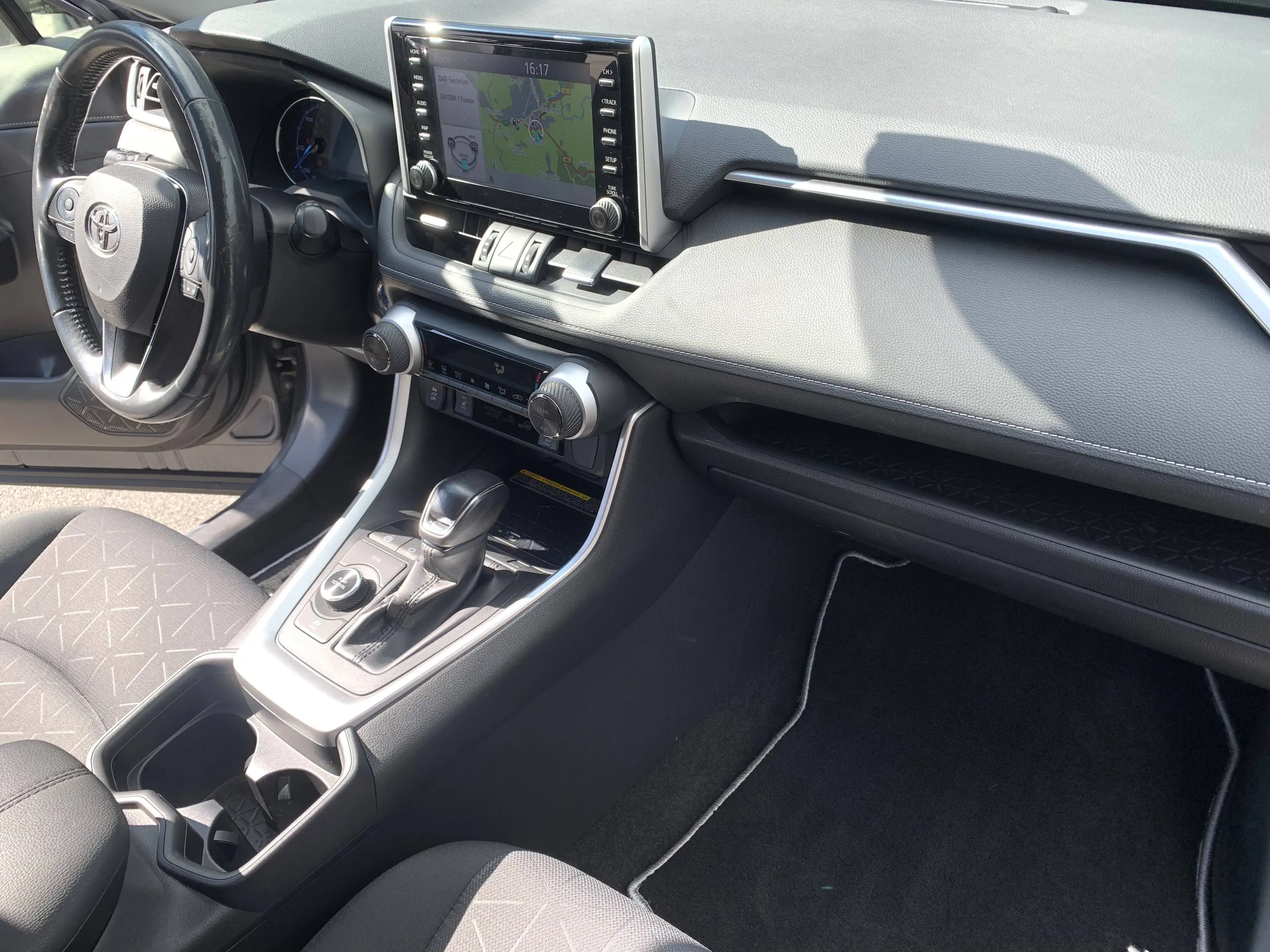 Toyota RAV 4 Hybrid 4x4 Club — photo 13