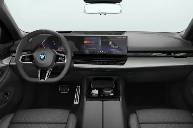 BMW 5 Series view 3