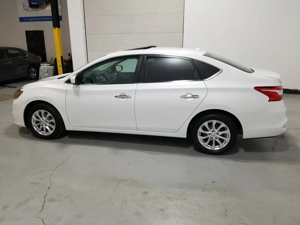 Nissan Sentra снимка Nissan Sentra