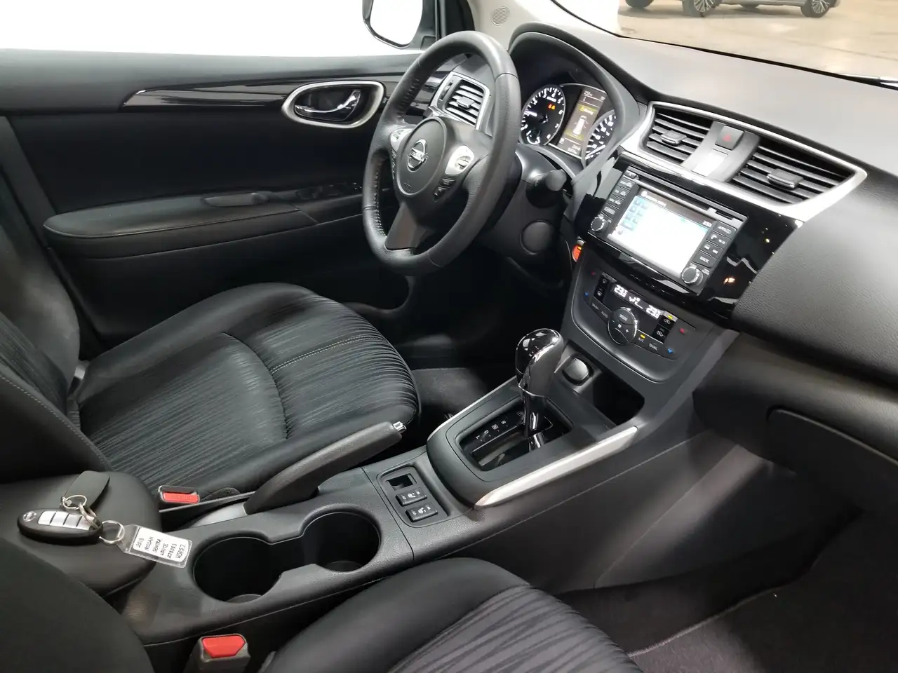 Nissan Sentra снимка Nissan Sentra