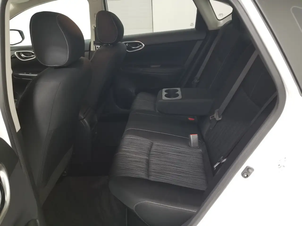 Nissan Sentra снимка Nissan Sentra