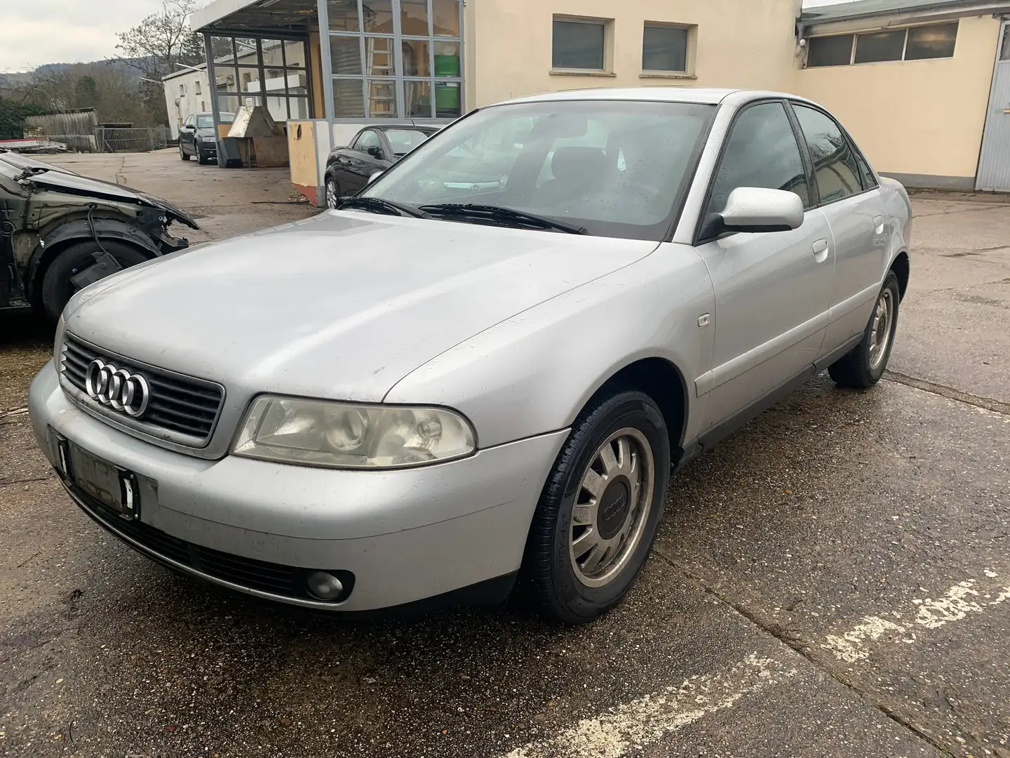 Audi A4 A4 1.6  HU/AU 01/2027 Grau - 1