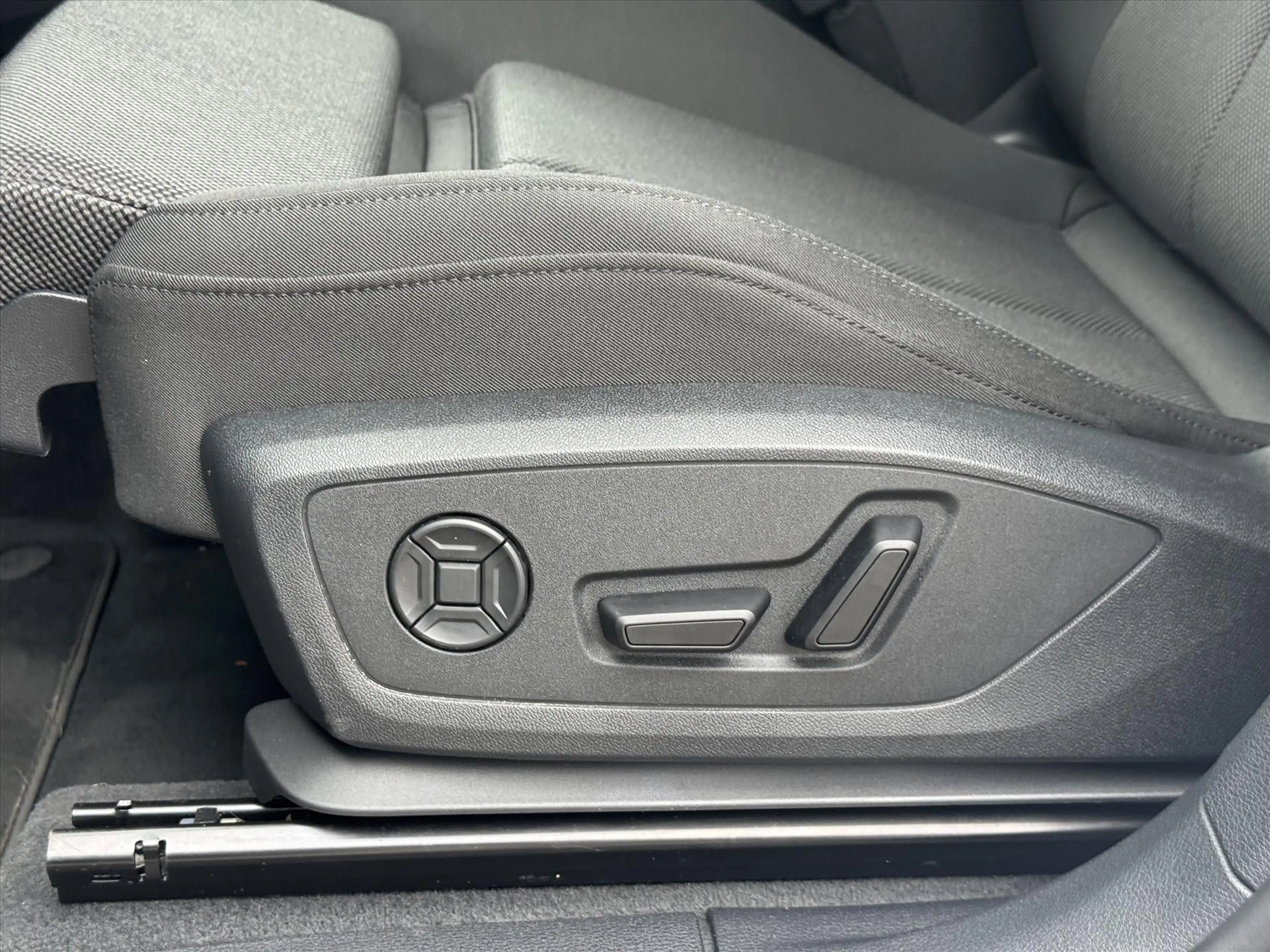 Audi Q3 45 TFSI 245pk PHEV S-tronic Automaat | Navigatie | — photo 13