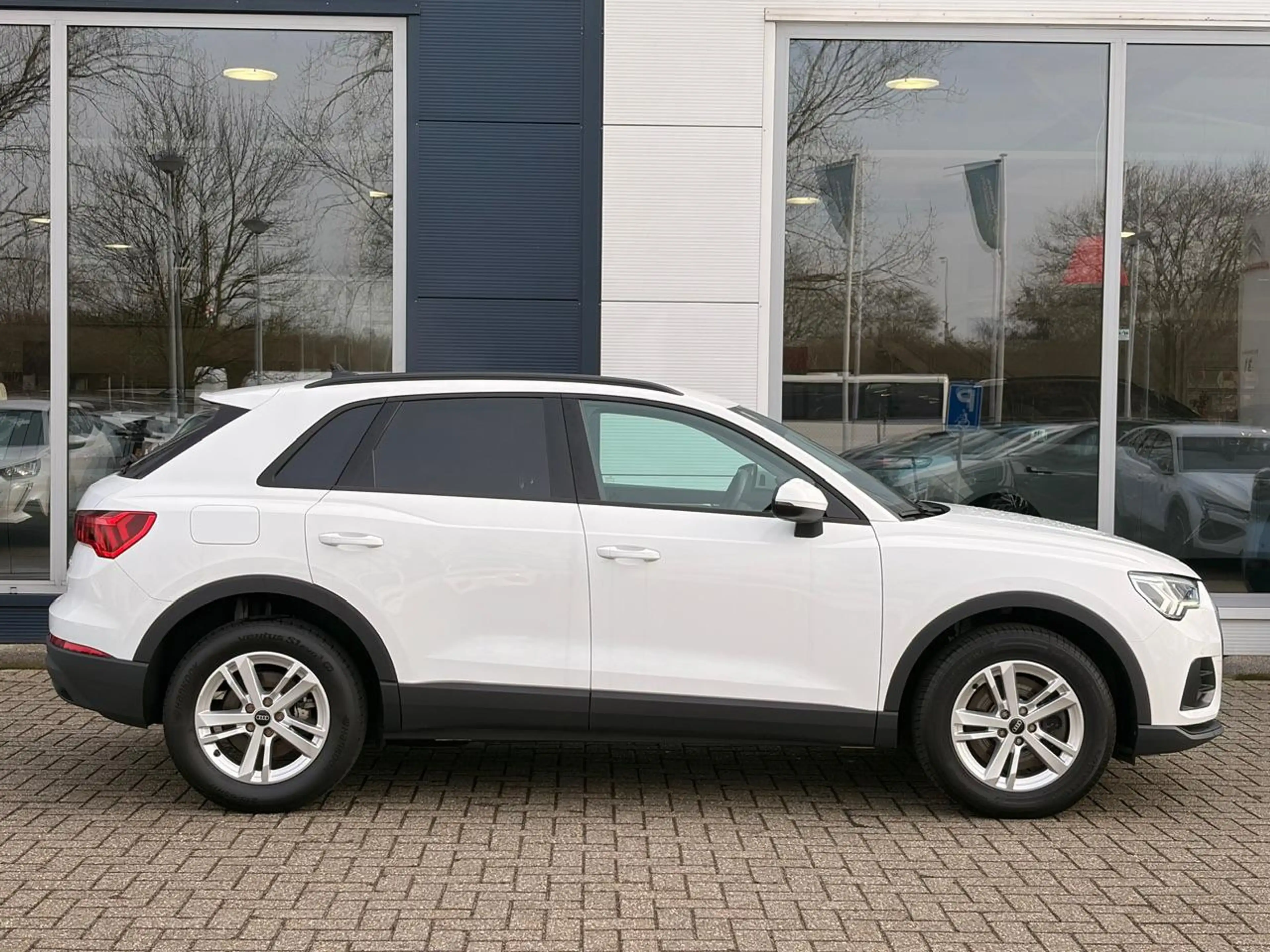 Audi Q3 45 TFSI 245pk PHEV S-tronic Automaat | Navigatie | — photo 7