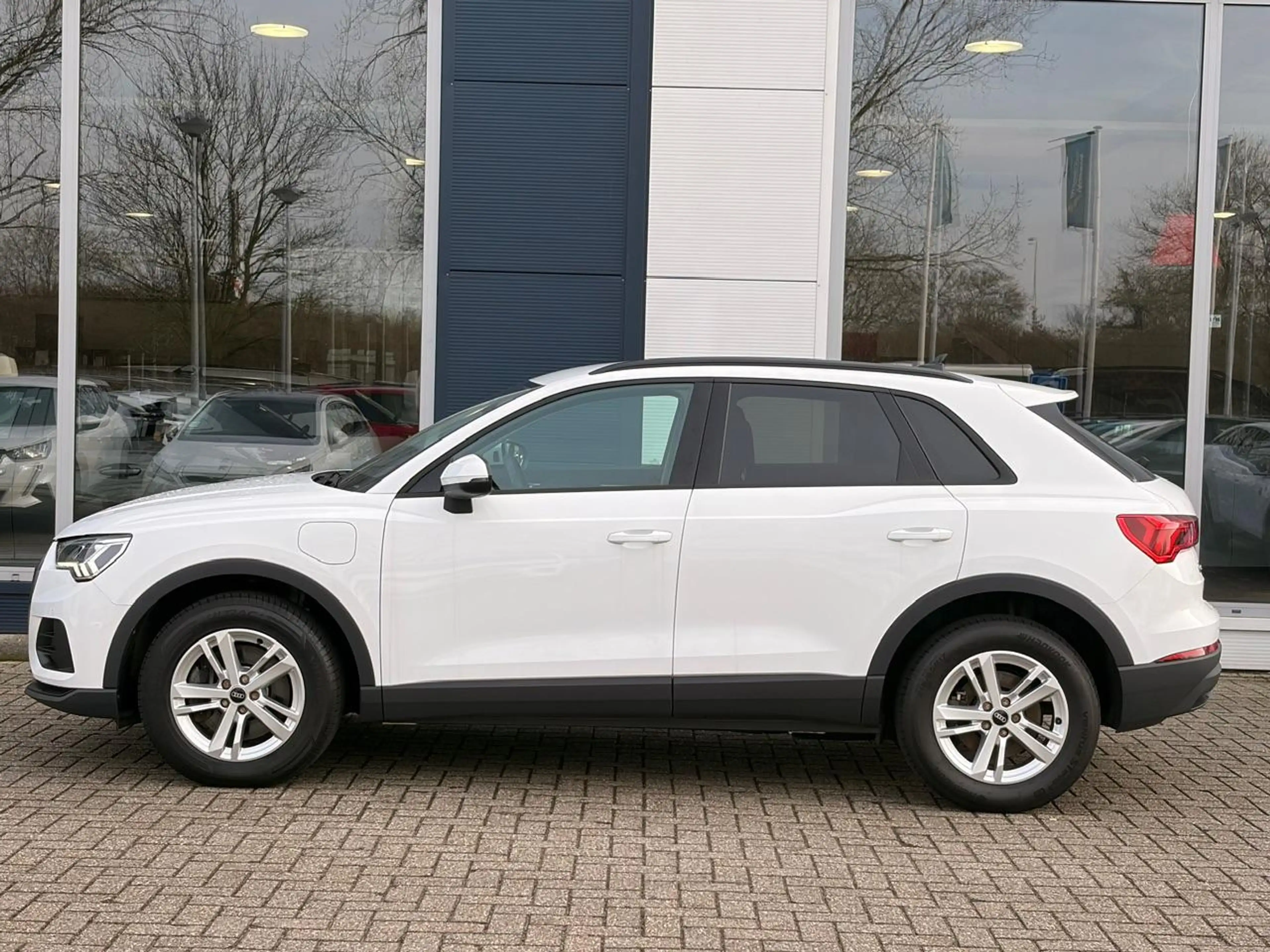 Audi Q3 45 TFSI 245pk PHEV S-tronic Automaat | Navigatie | — photo 8