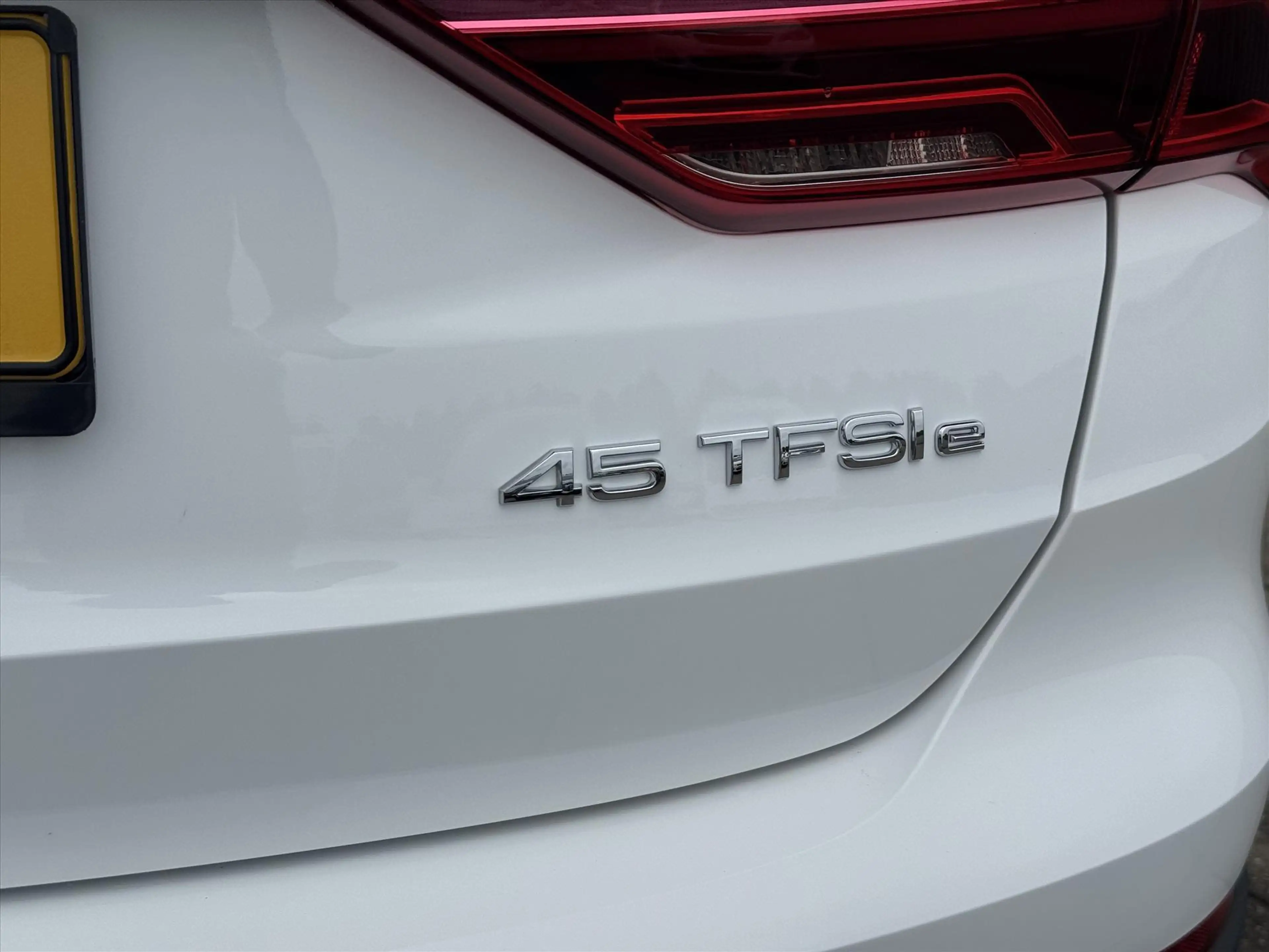 Audi Q3 45 TFSI 245pk PHEV S-tronic Automaat | Navigatie | — photo 18