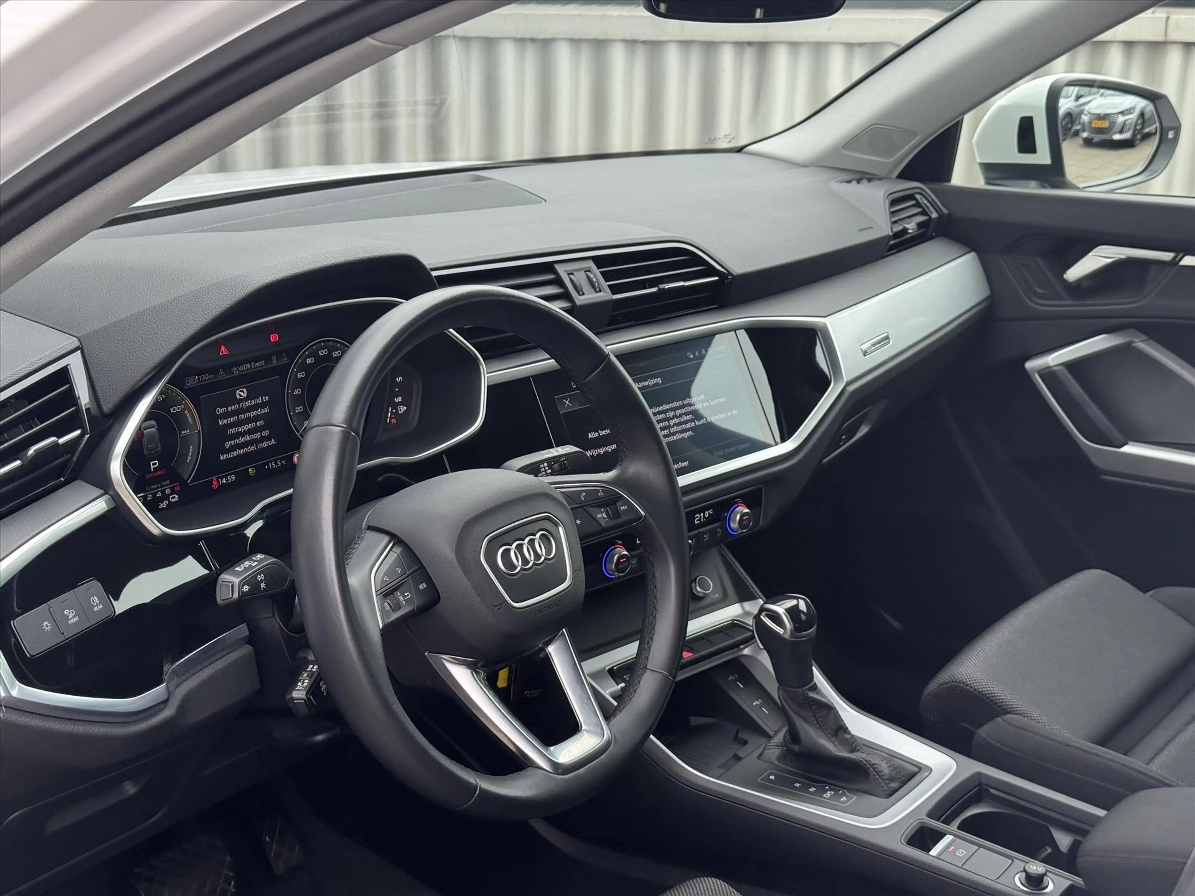 Audi Q3 45 TFSI 245pk PHEV S-tronic Automaat | Navigatie | — photo 9