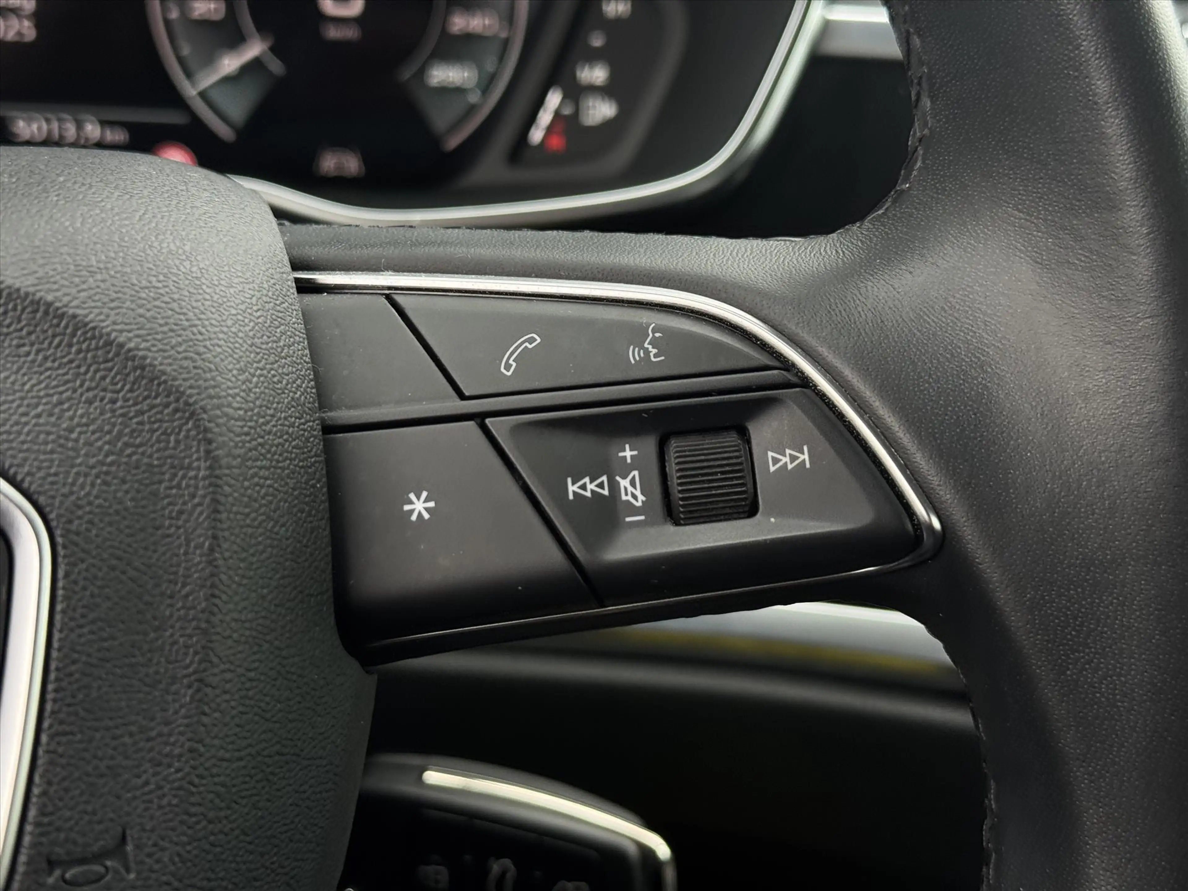Audi Q3 45 TFSI 245pk PHEV S-tronic Automaat | Navigatie | — photo 24