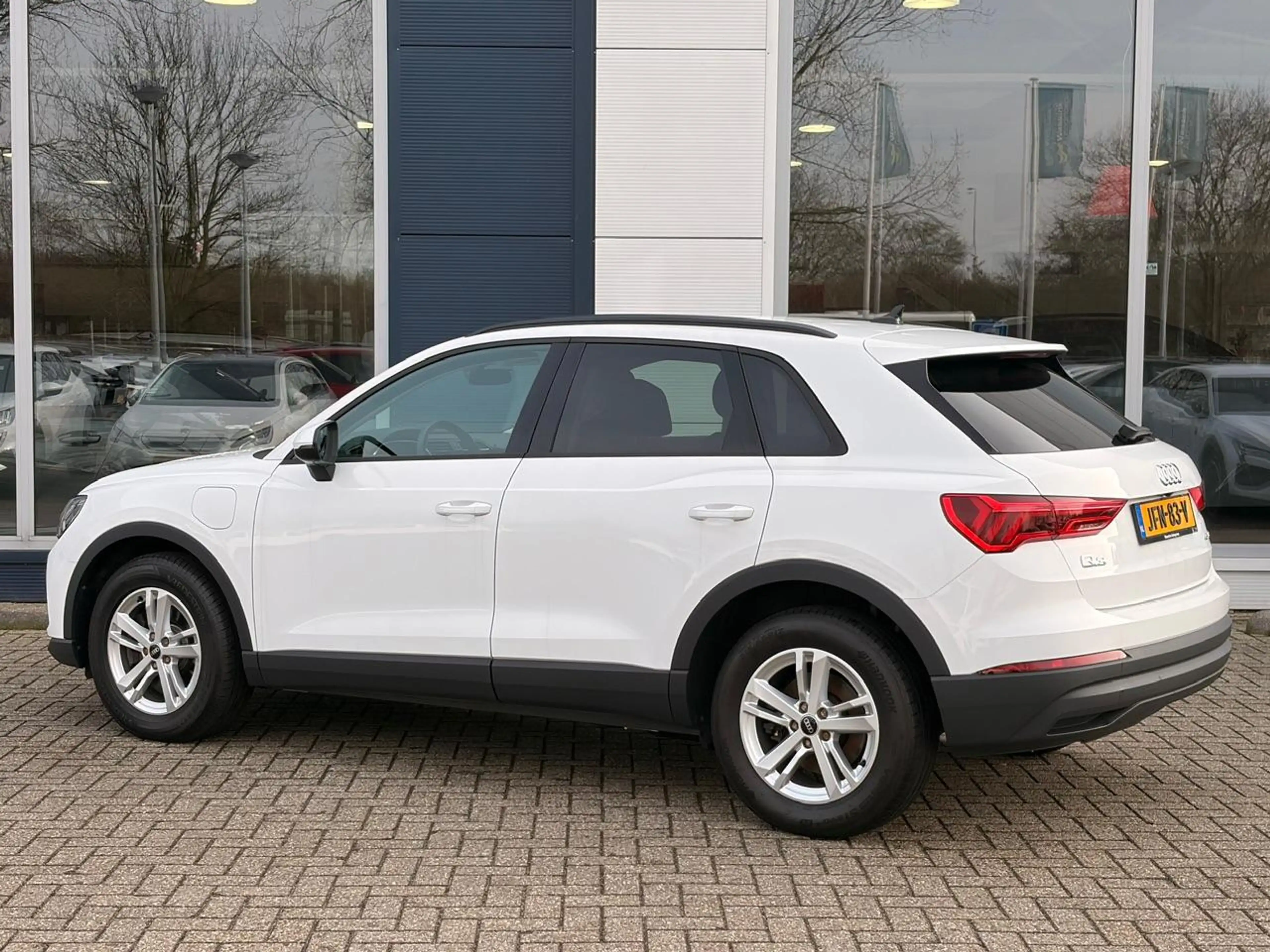 Audi Q3 45 TFSI 245pk PHEV S-tronic Automaat | Navigatie | — photo 3