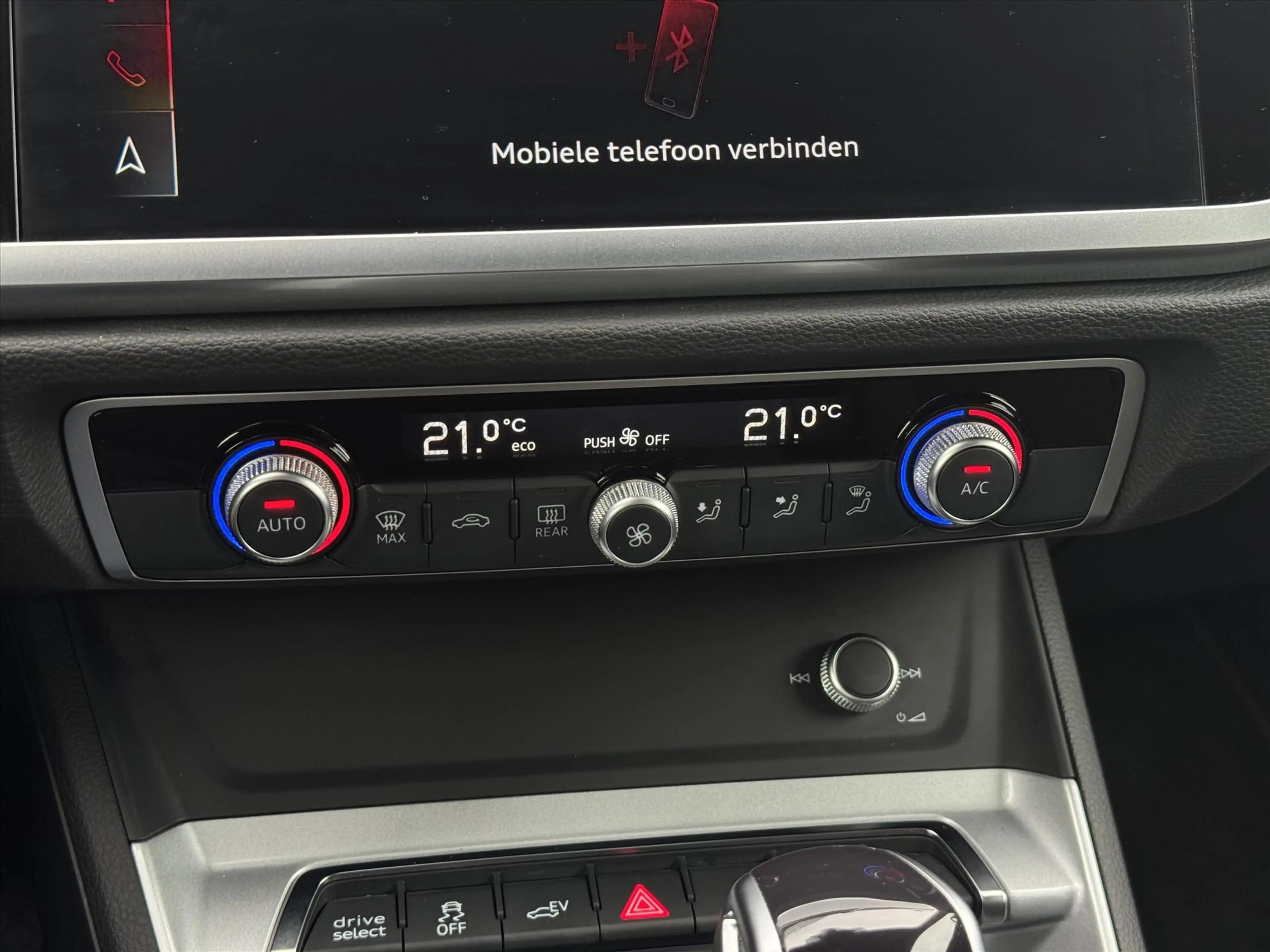 Audi Q3 45 TFSI 245pk PHEV S-tronic Automaat | Navigatie | — photo 12