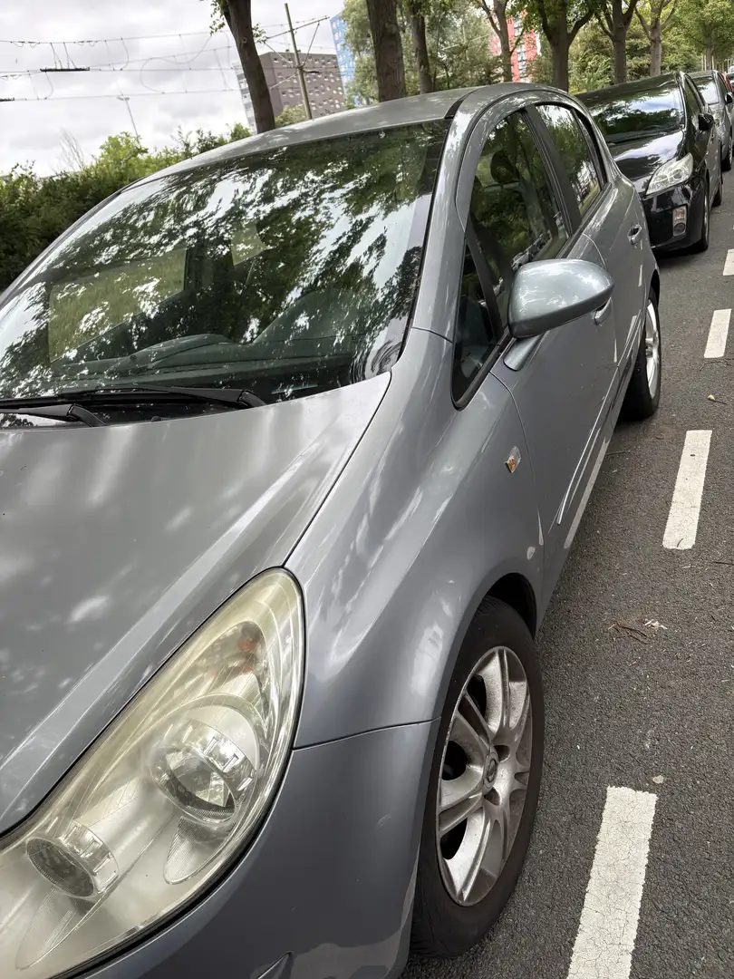 Opel Corsa 1.4-16V Cosmo Grijs - 2