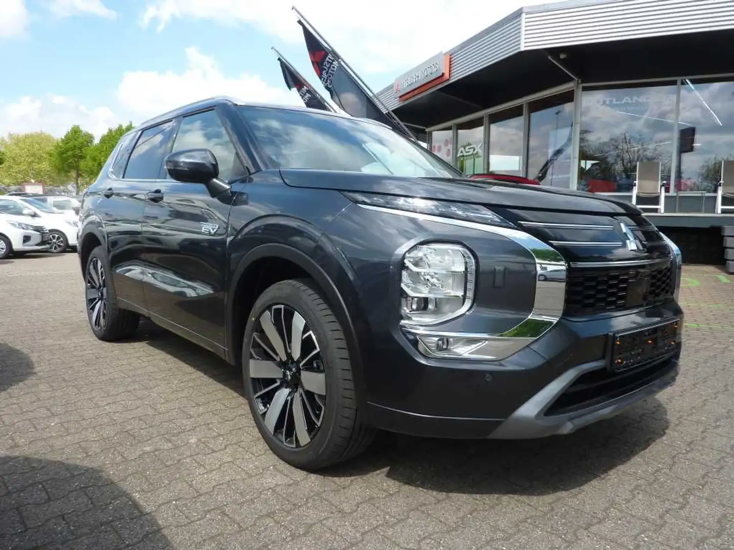 Mitsubishi Outlander 2.4L PHEV TOP 2-Farb 306PS - 1