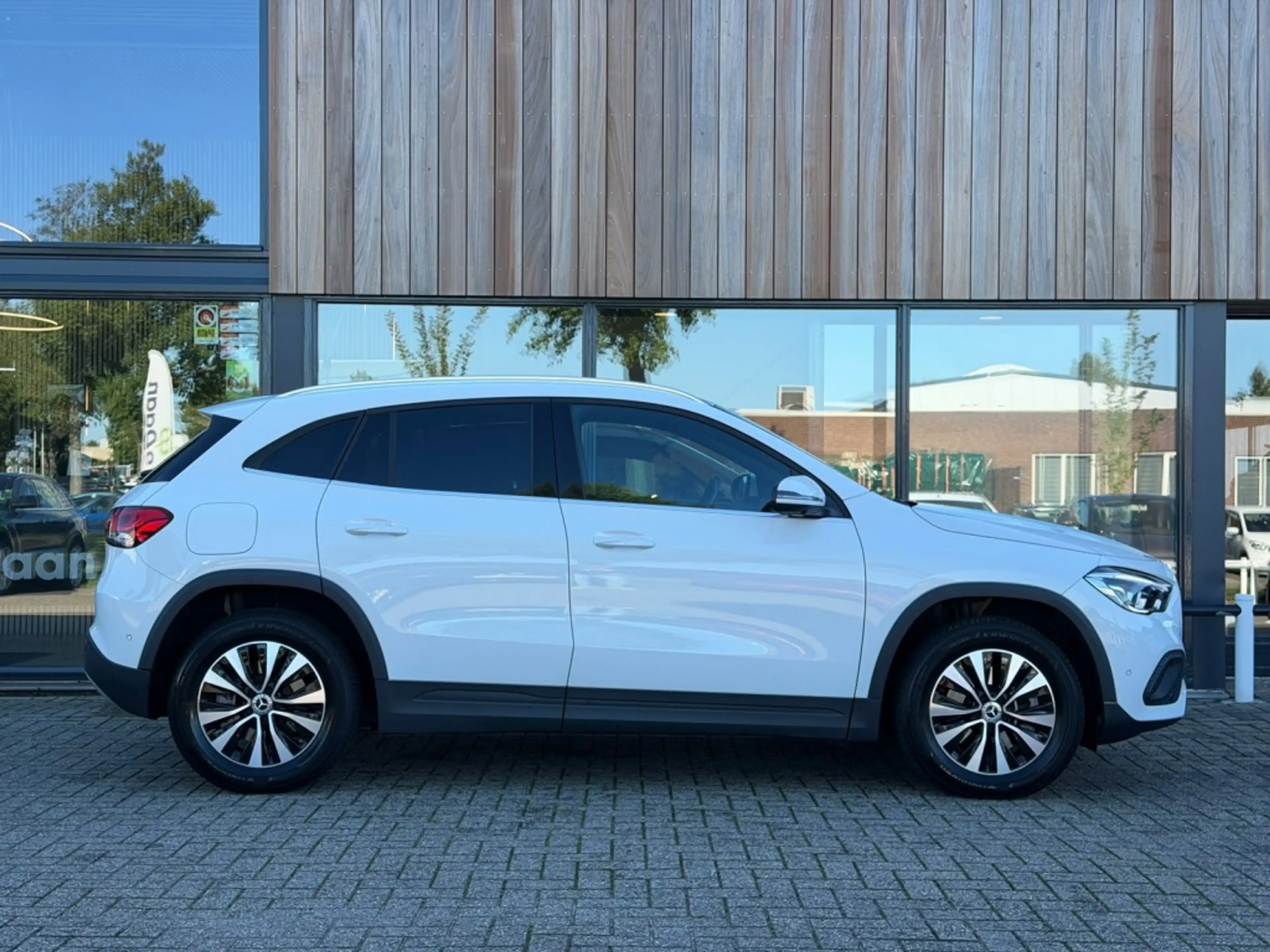 Mercedes-Benz GLA 250 e Luxury Line | Trekhaak | Carplay | ACC — photo 29