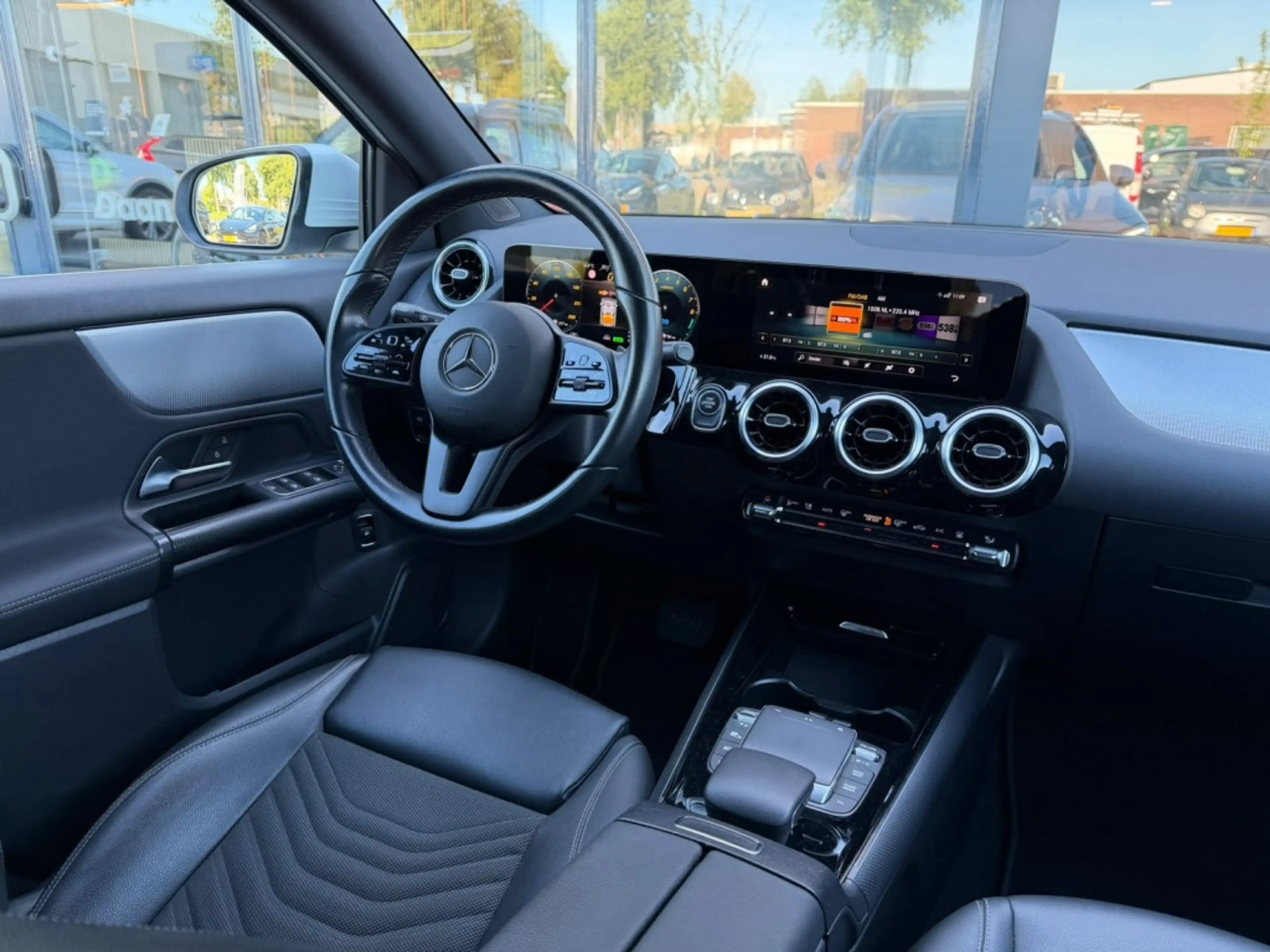 Mercedes-Benz GLA 250 e Luxury Line | Trekhaak | Carplay | ACC — photo 14