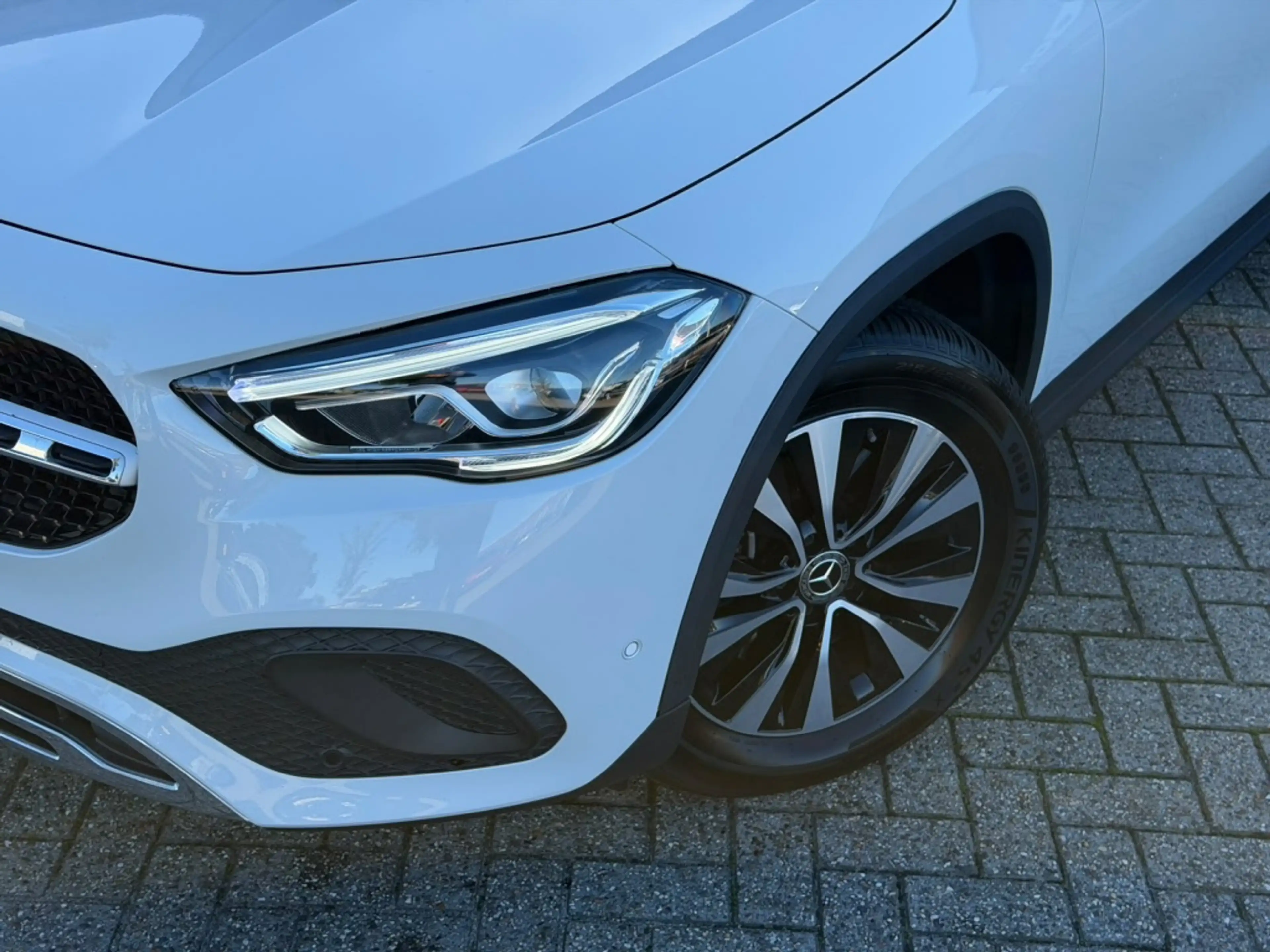 Mercedes-Benz GLA 250 e Luxury Line | Trekhaak | Carplay | ACC — photo 2